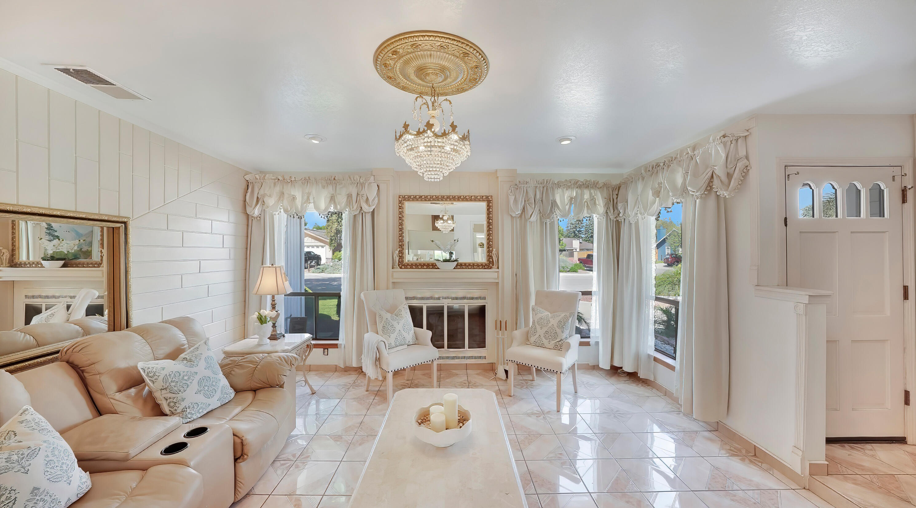 2323 E Hillcrest Ave, Visalia, CA 93292