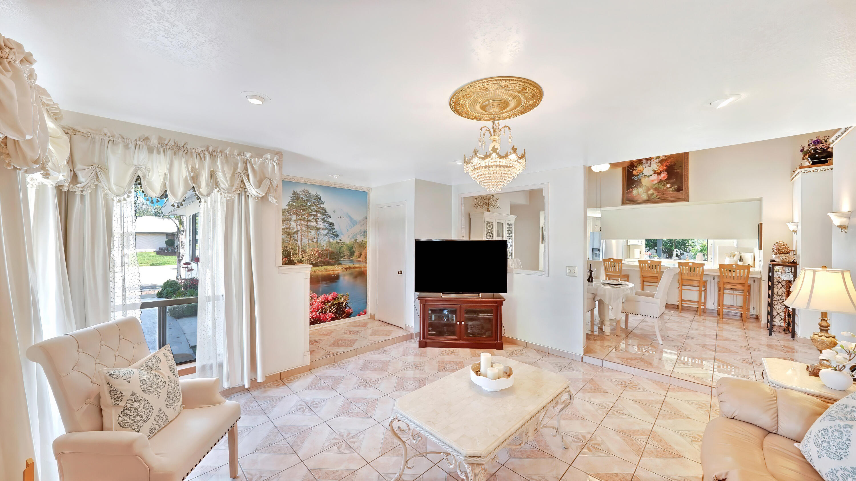 2323 E Hillcrest Ave, Visalia, CA 93292