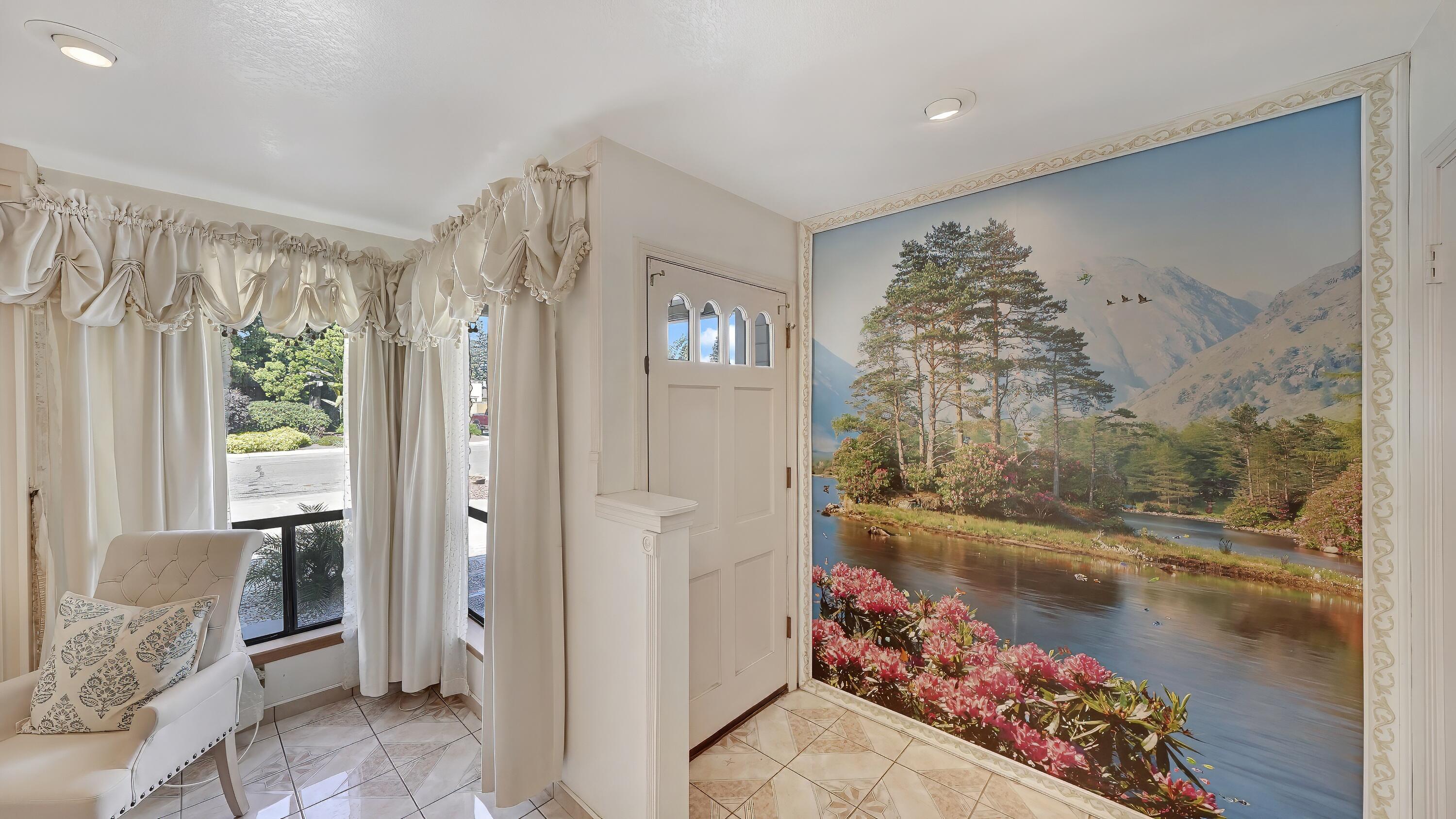 2323 E Hillcrest Ave, Visalia, CA 93292