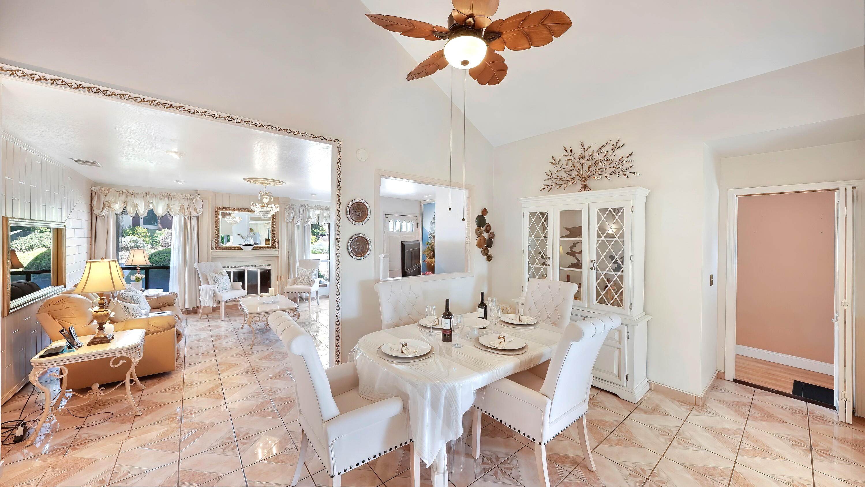 2323 E Hillcrest Ave, Visalia, CA 93292