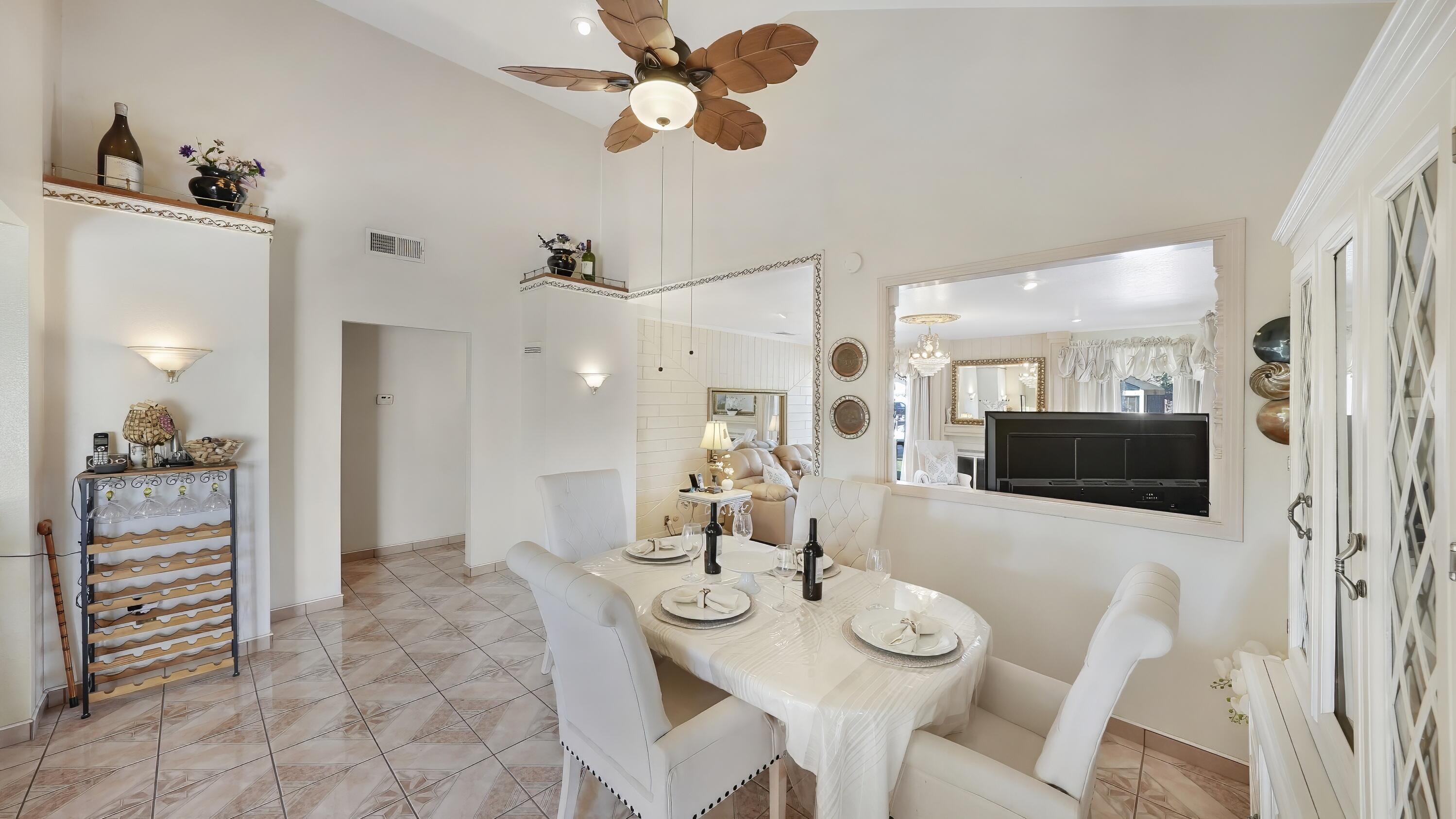 2323 E Hillcrest Ave, Visalia, CA 93292