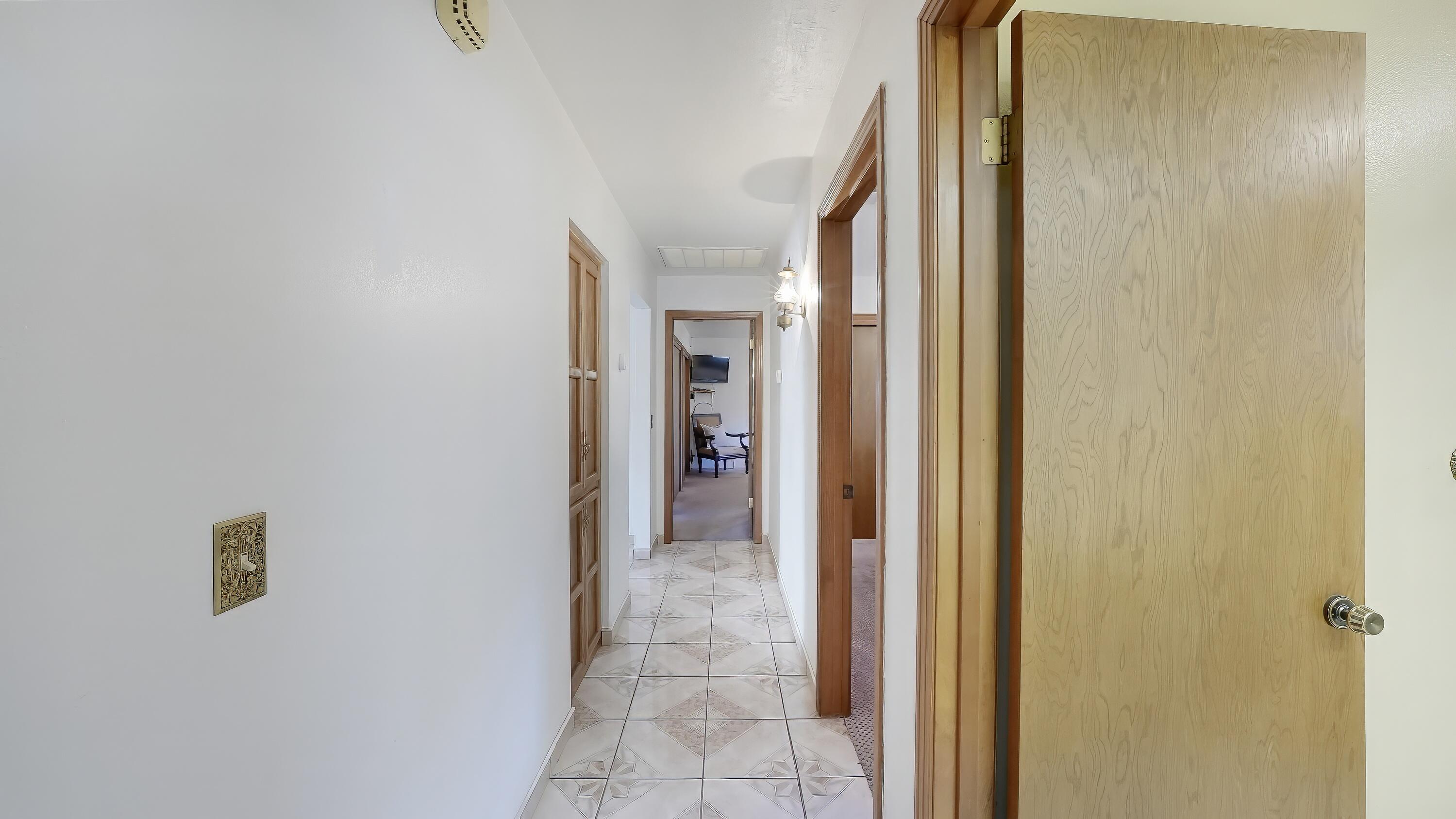 2323 E Hillcrest Ave, Visalia, CA 93292