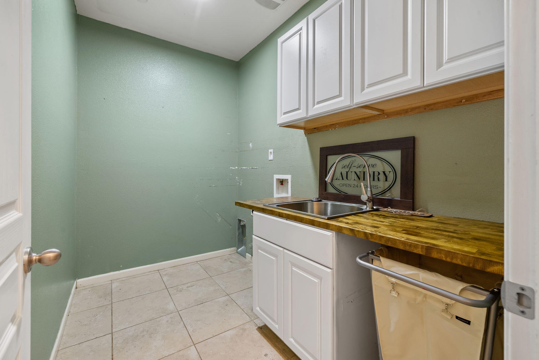 4002 E Cypress Ave, Visalia, CA 93292