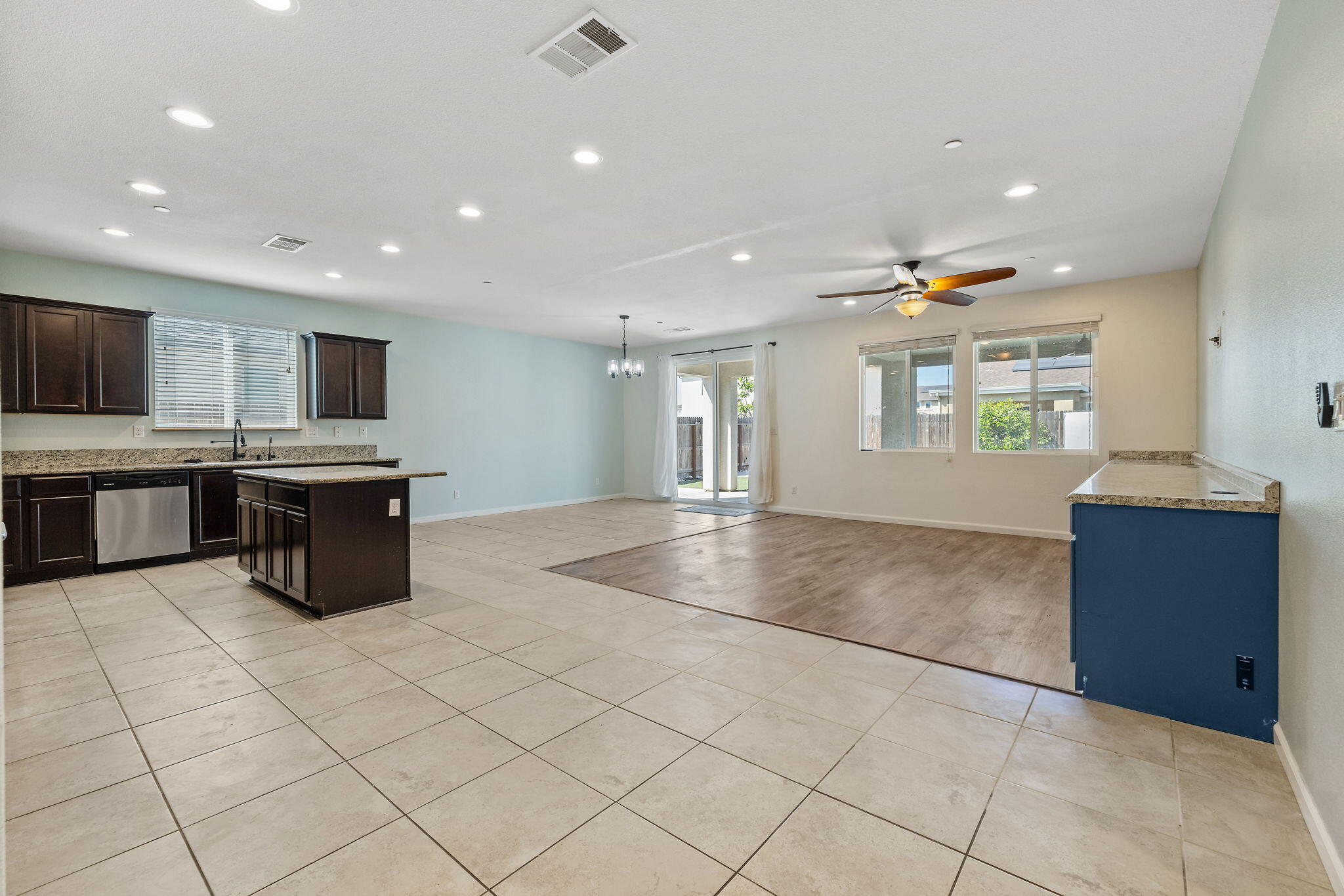 4002 E Cypress Ave, Visalia, CA 93292