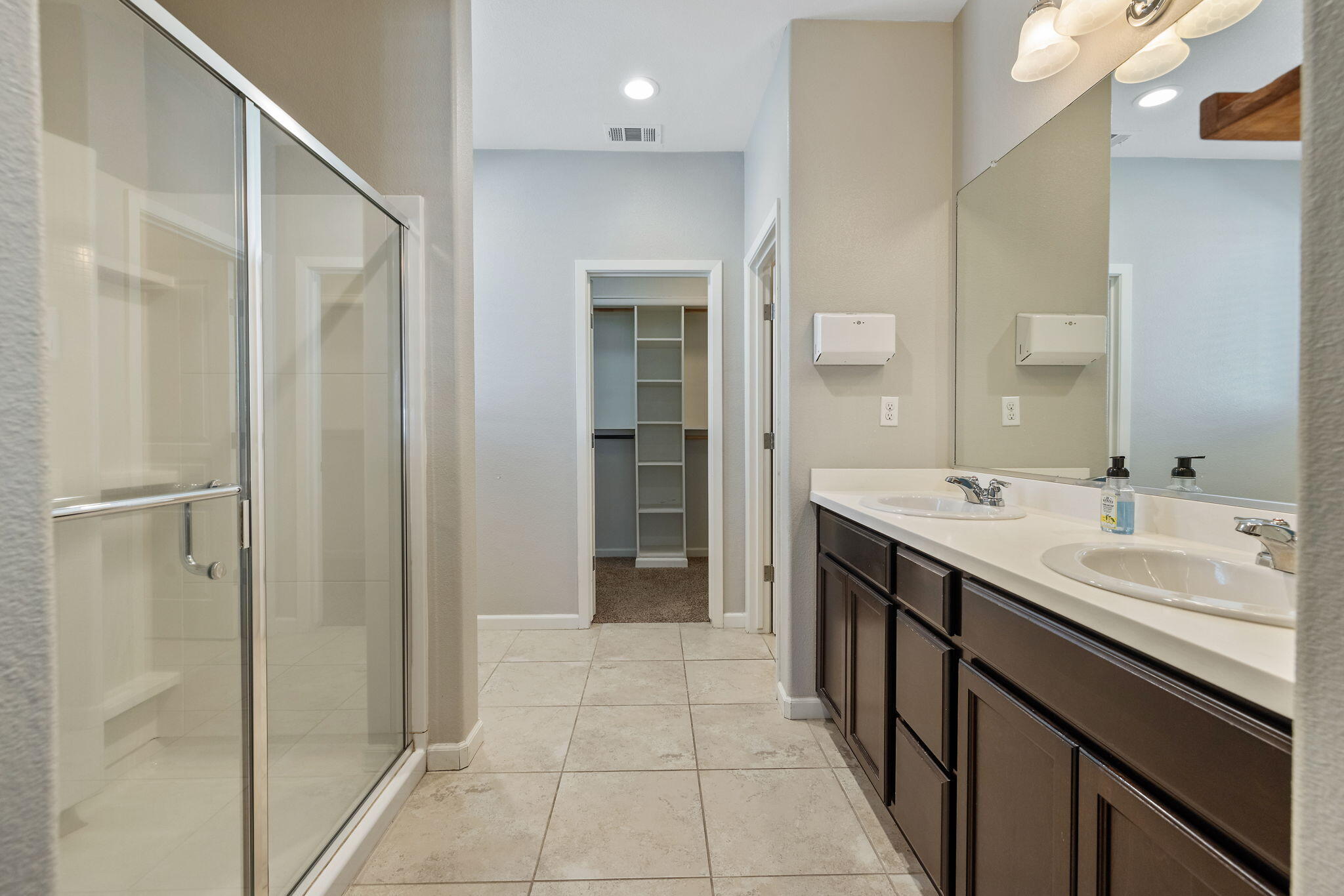 4002 E Cypress Ave, Visalia, CA 93292