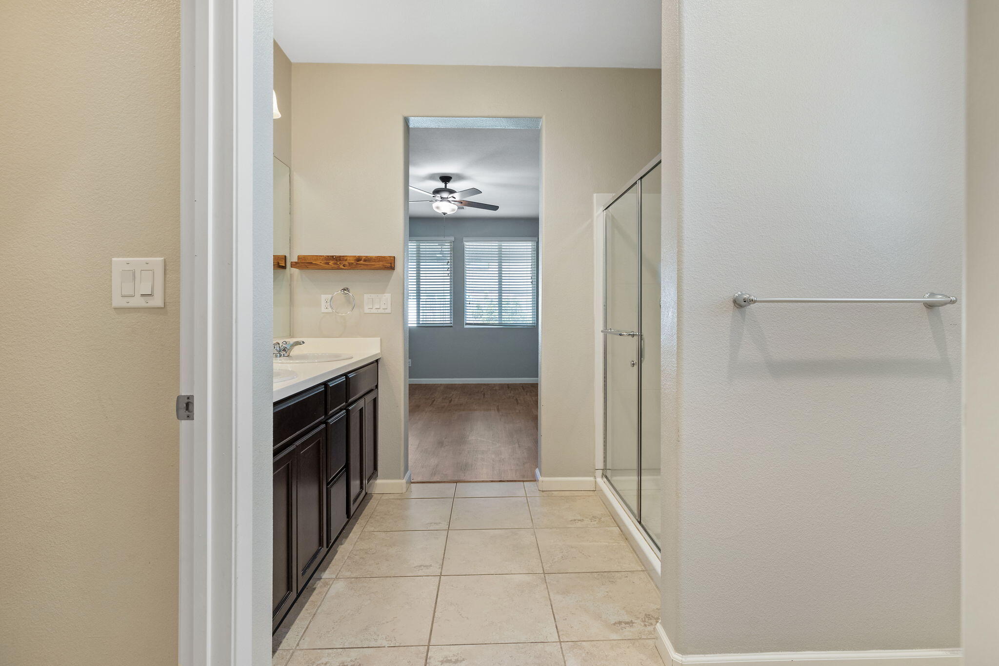 4002 E Cypress Ave, Visalia, CA 93292