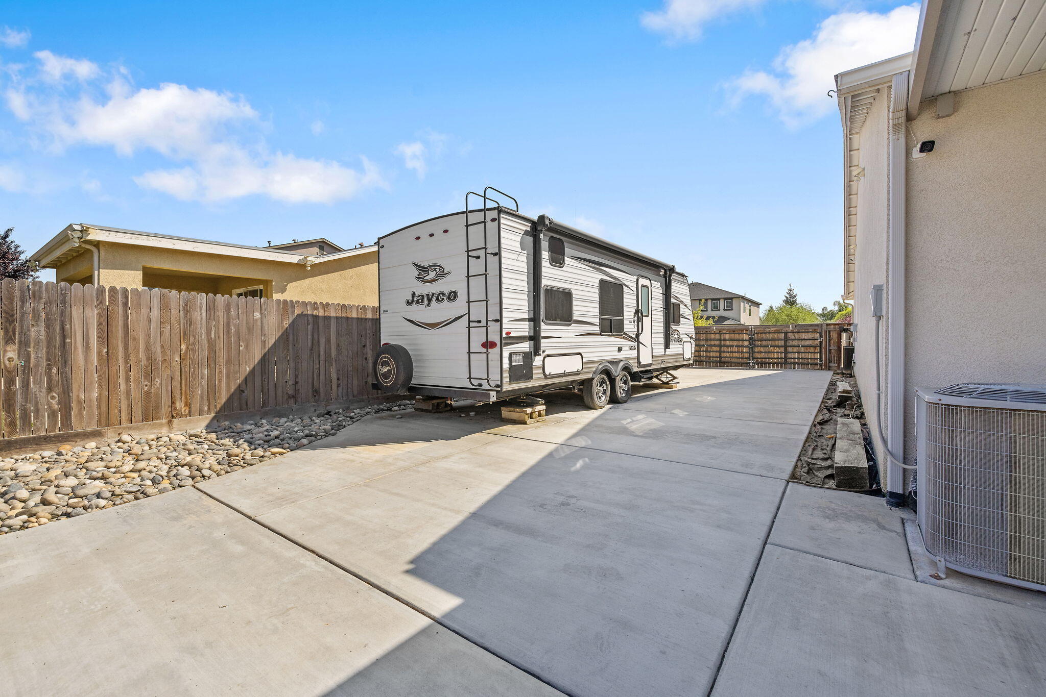 4002 E Cypress Ave, Visalia, CA 93292