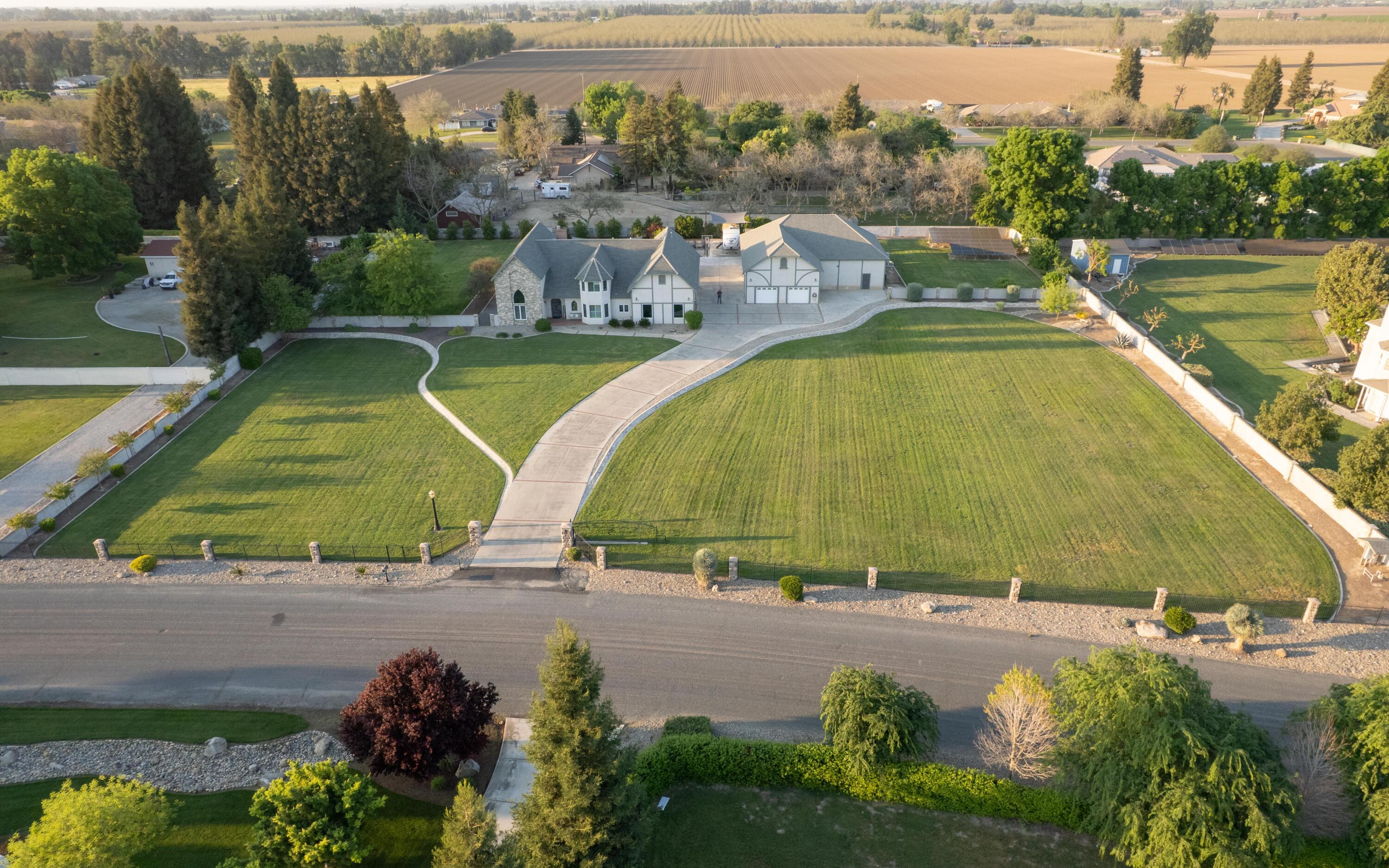 13496 El Nogal Ave, Visalia, CA 93292