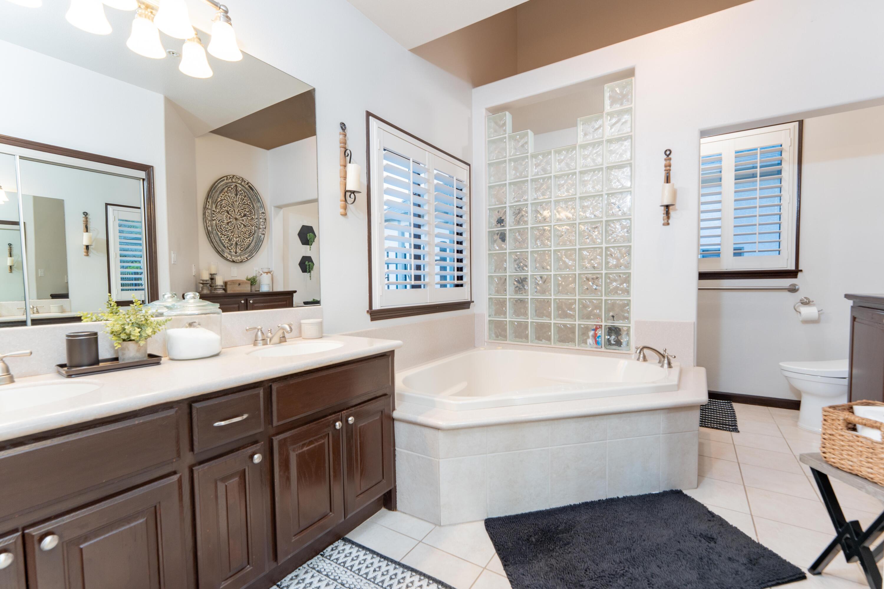 13496 El Nogal Ave, Visalia, CA 93292