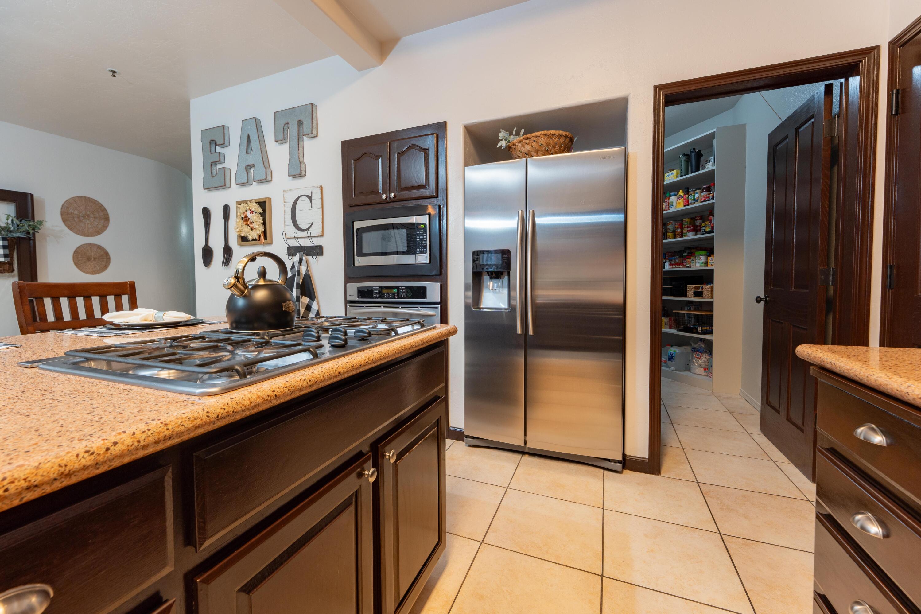 13496 El Nogal Ave, Visalia, CA 93292