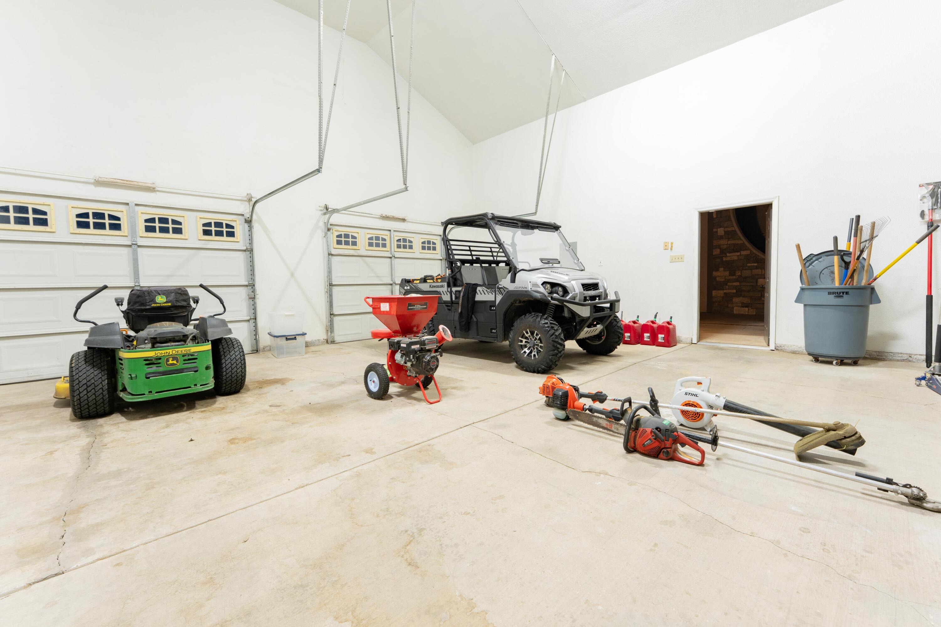 13496 El Nogal Ave, Visalia, CA 93292