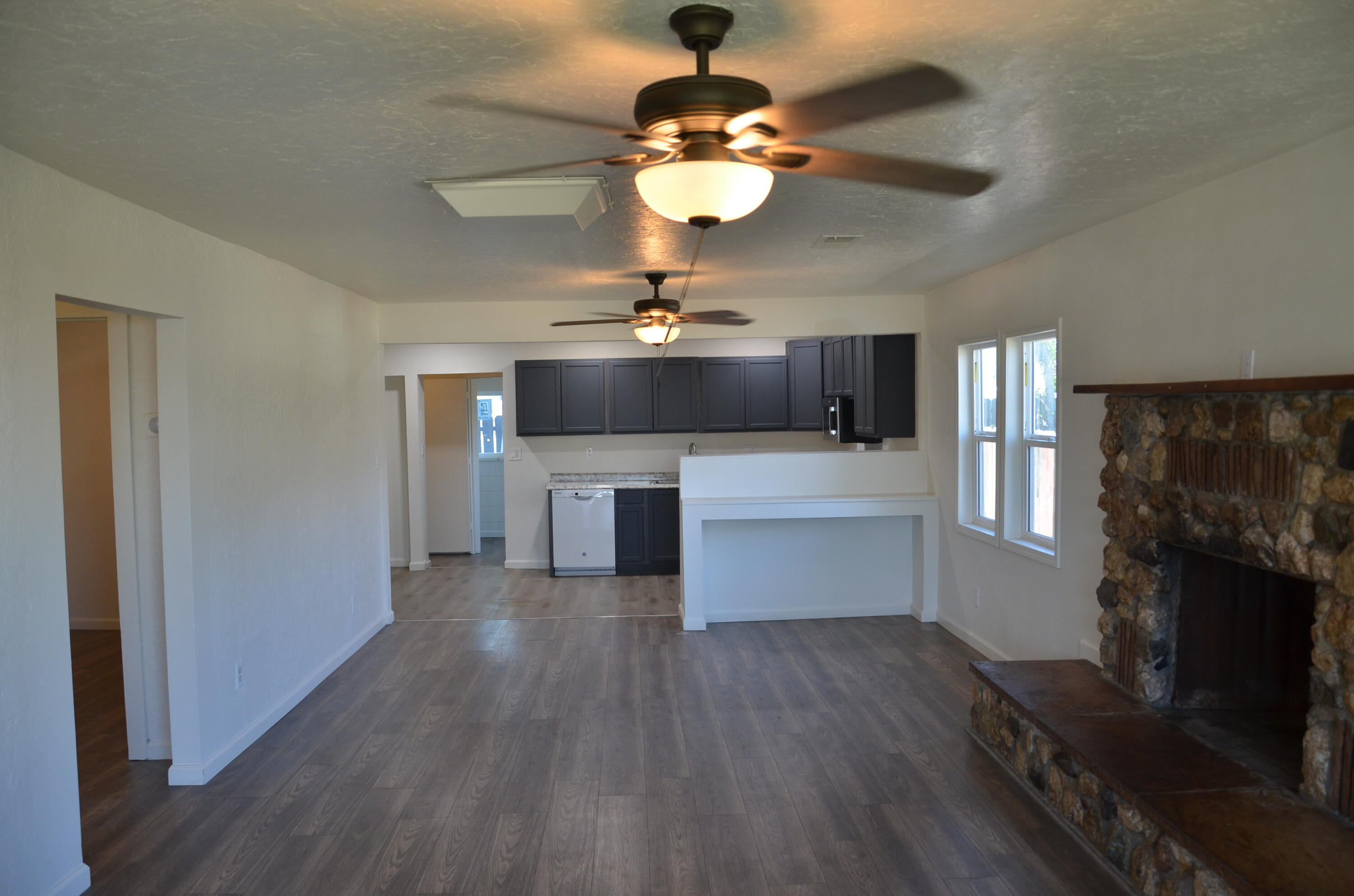 237 Smith Ave, Lemoore, CA 93245