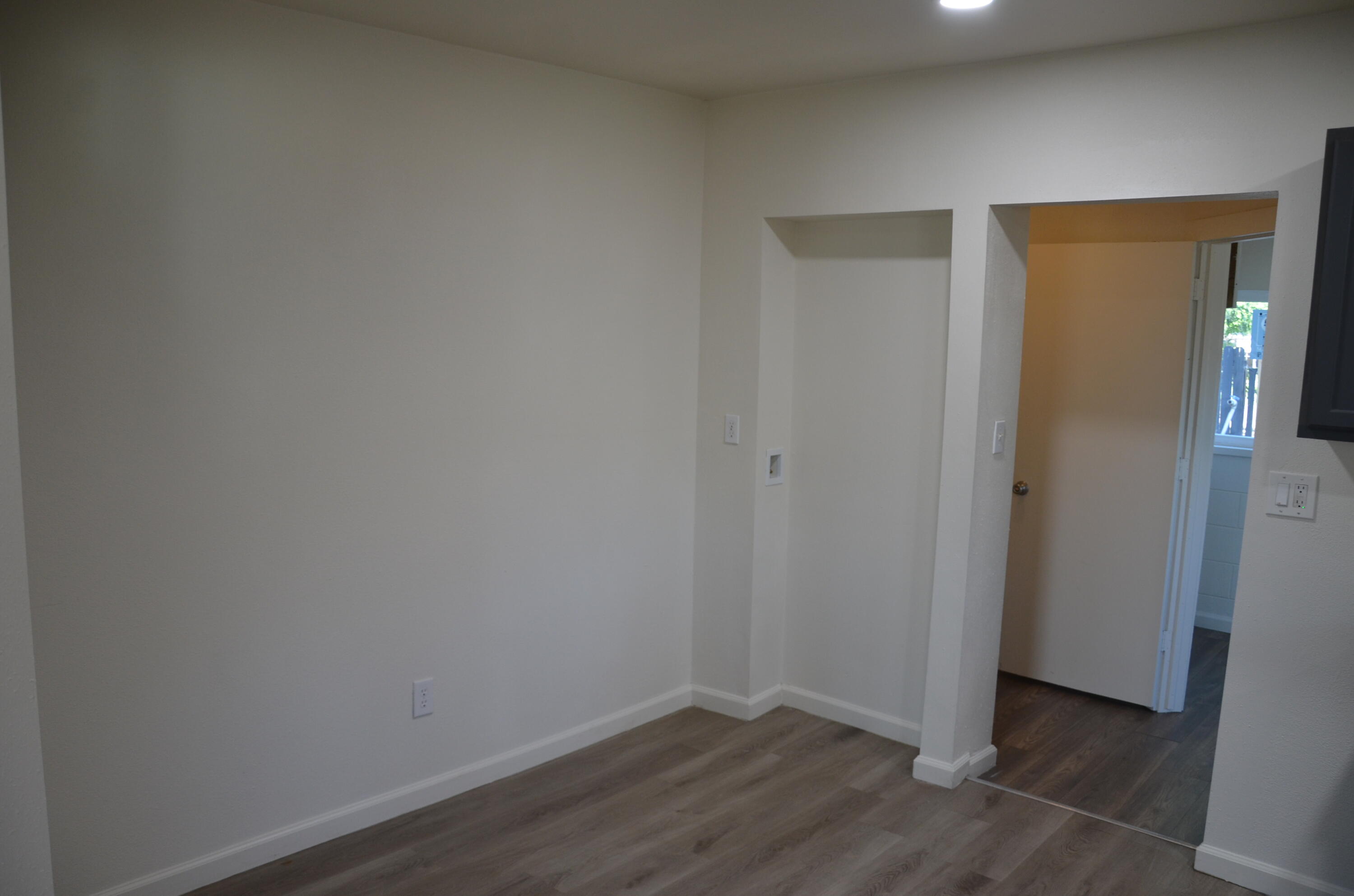 237 Smith Ave, Lemoore, CA 93245