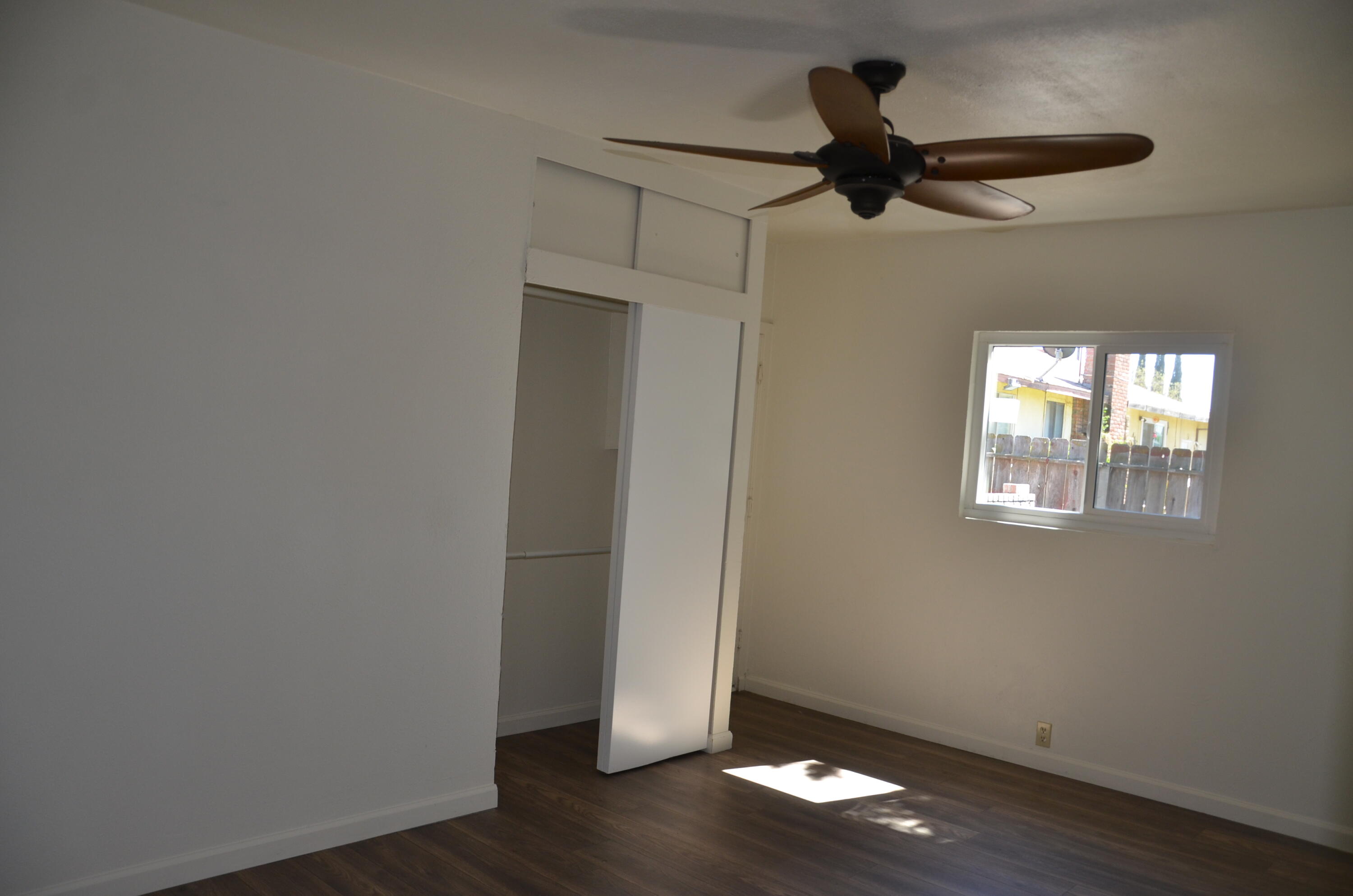 237 Smith Ave, Lemoore, CA 93245