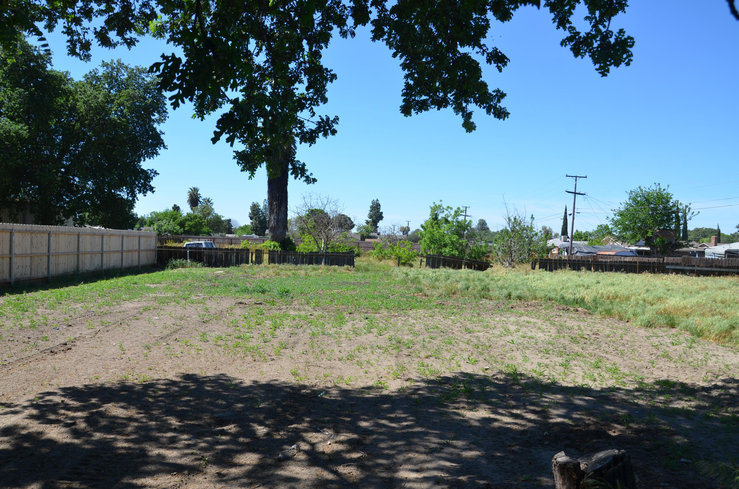 237 Smith Ave, Lemoore, CA 93245