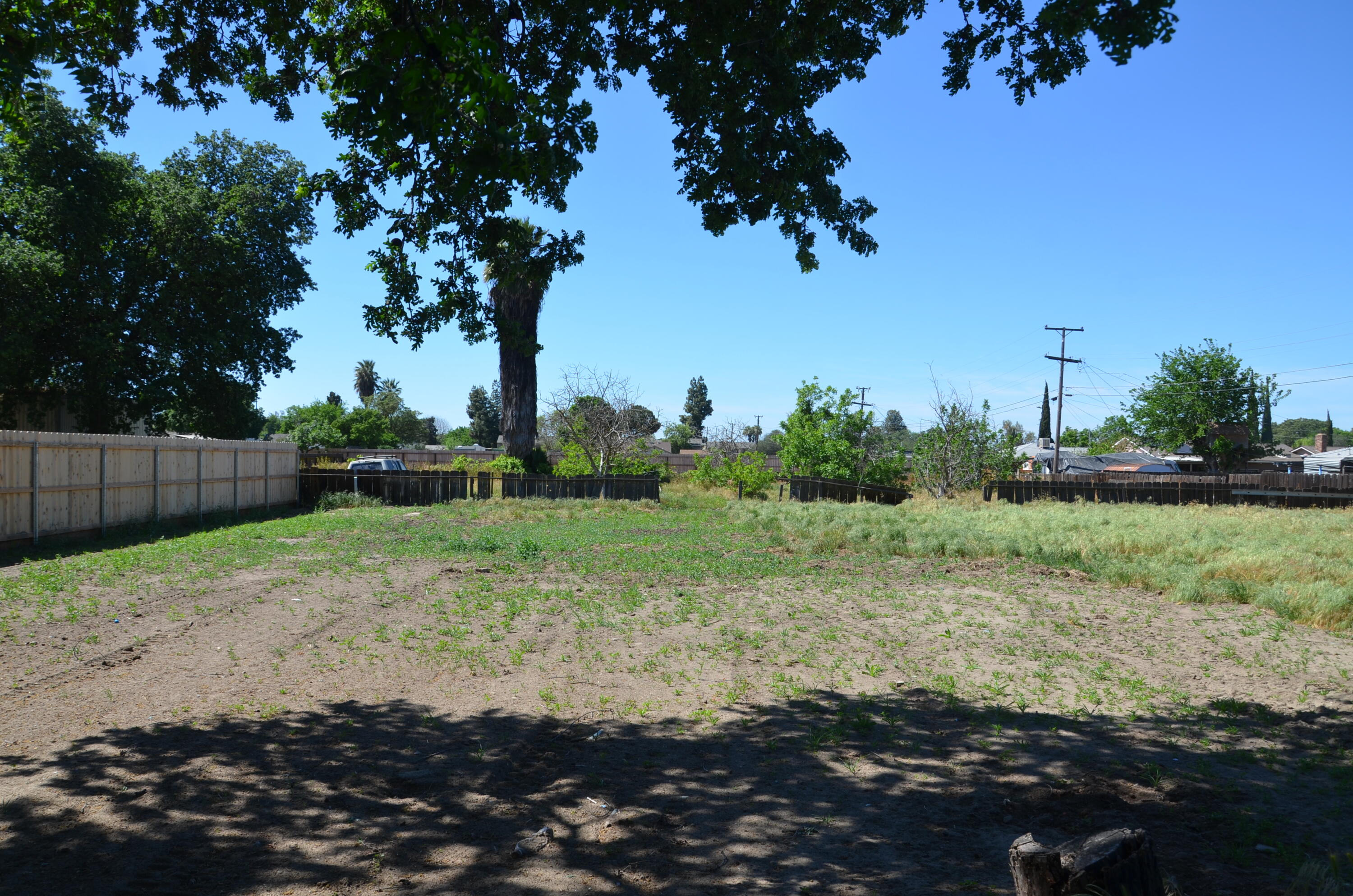 237 Smith Ave, Lemoore, CA 93245