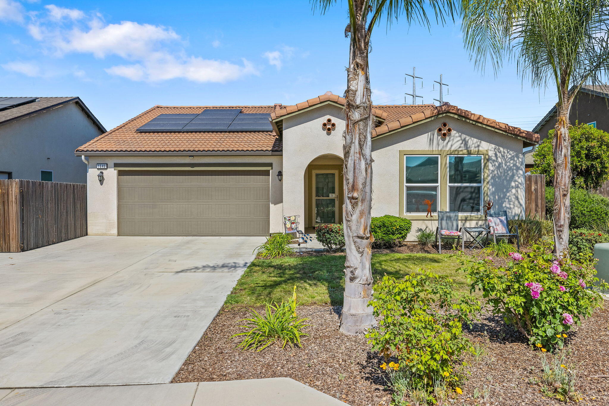 1646 N Arroyo Ct, Visalia, CA 93292