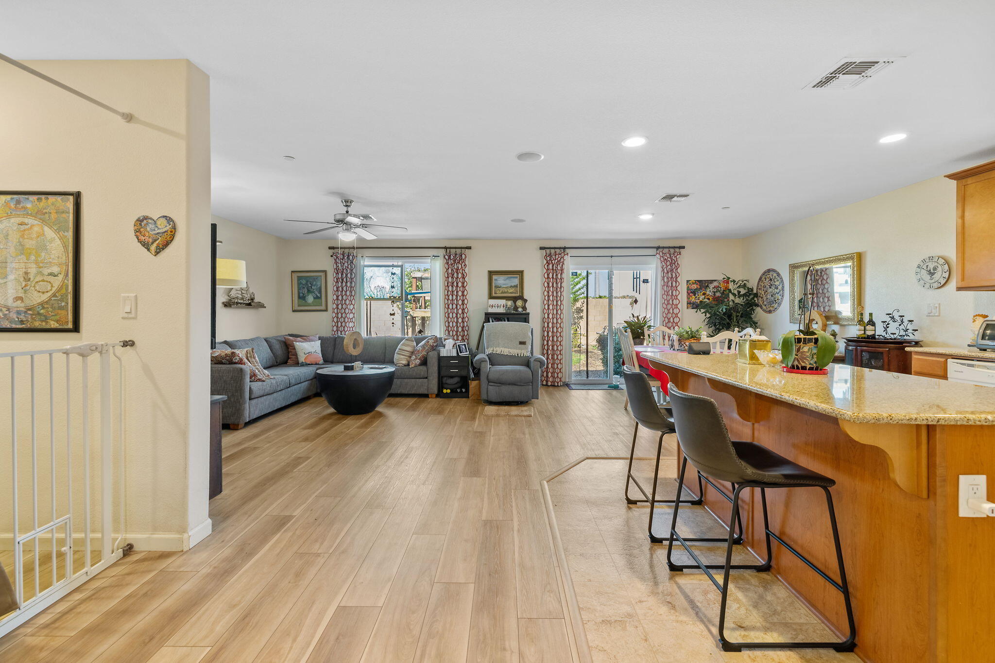 1646 N Arroyo Ct, Visalia, CA 93292