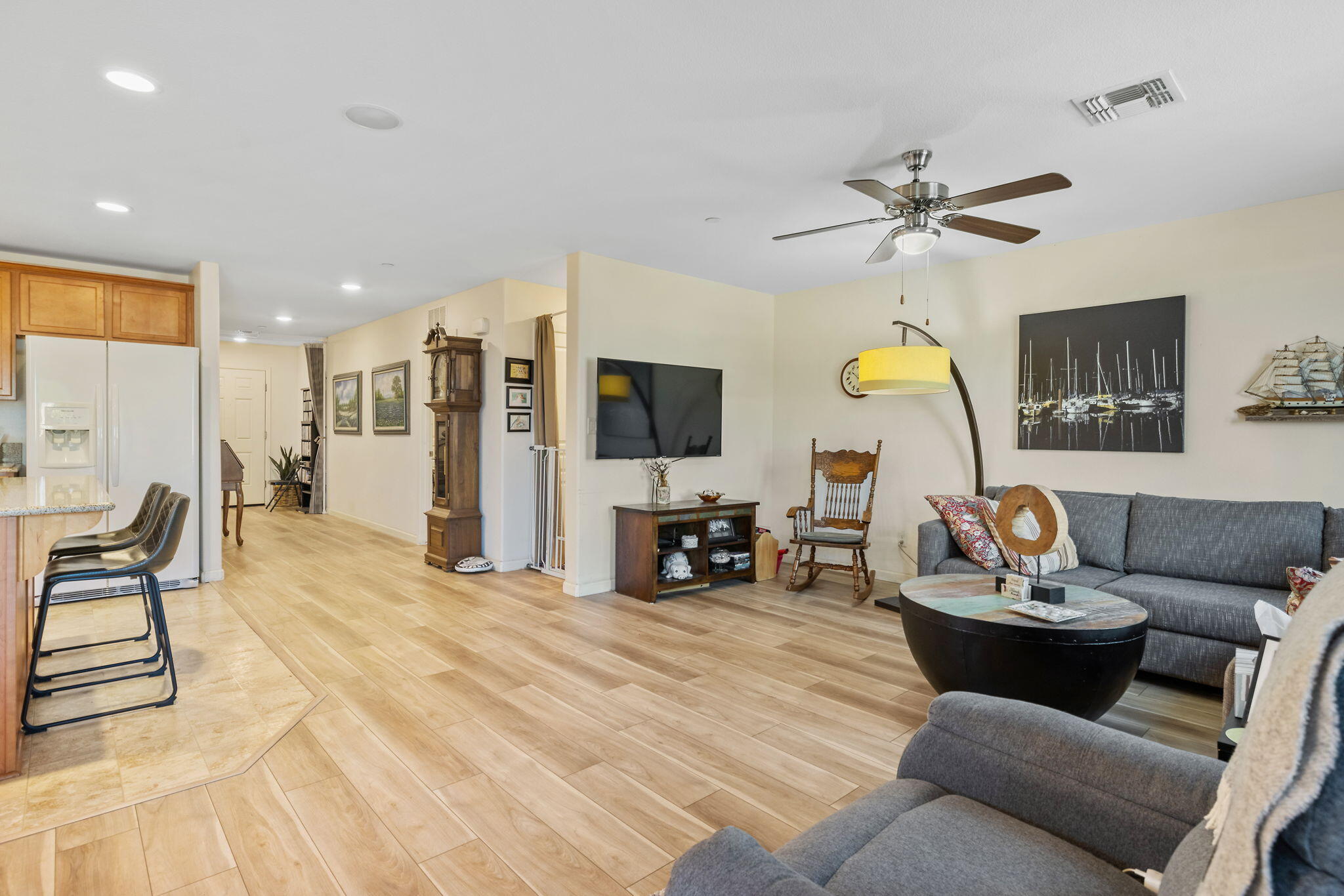 1646 N Arroyo Ct, Visalia, CA 93292