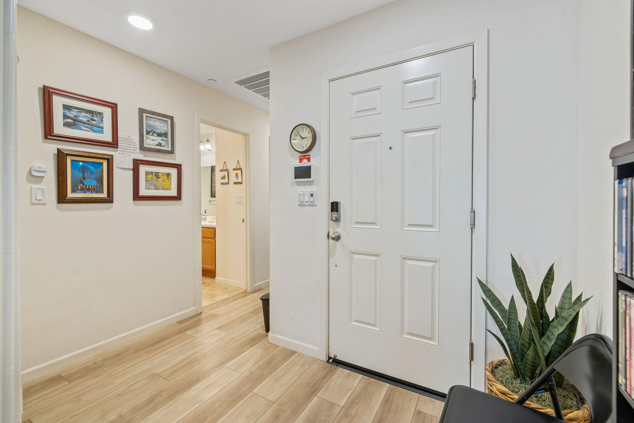 1646 N Arroyo Ct, Visalia, CA 93292