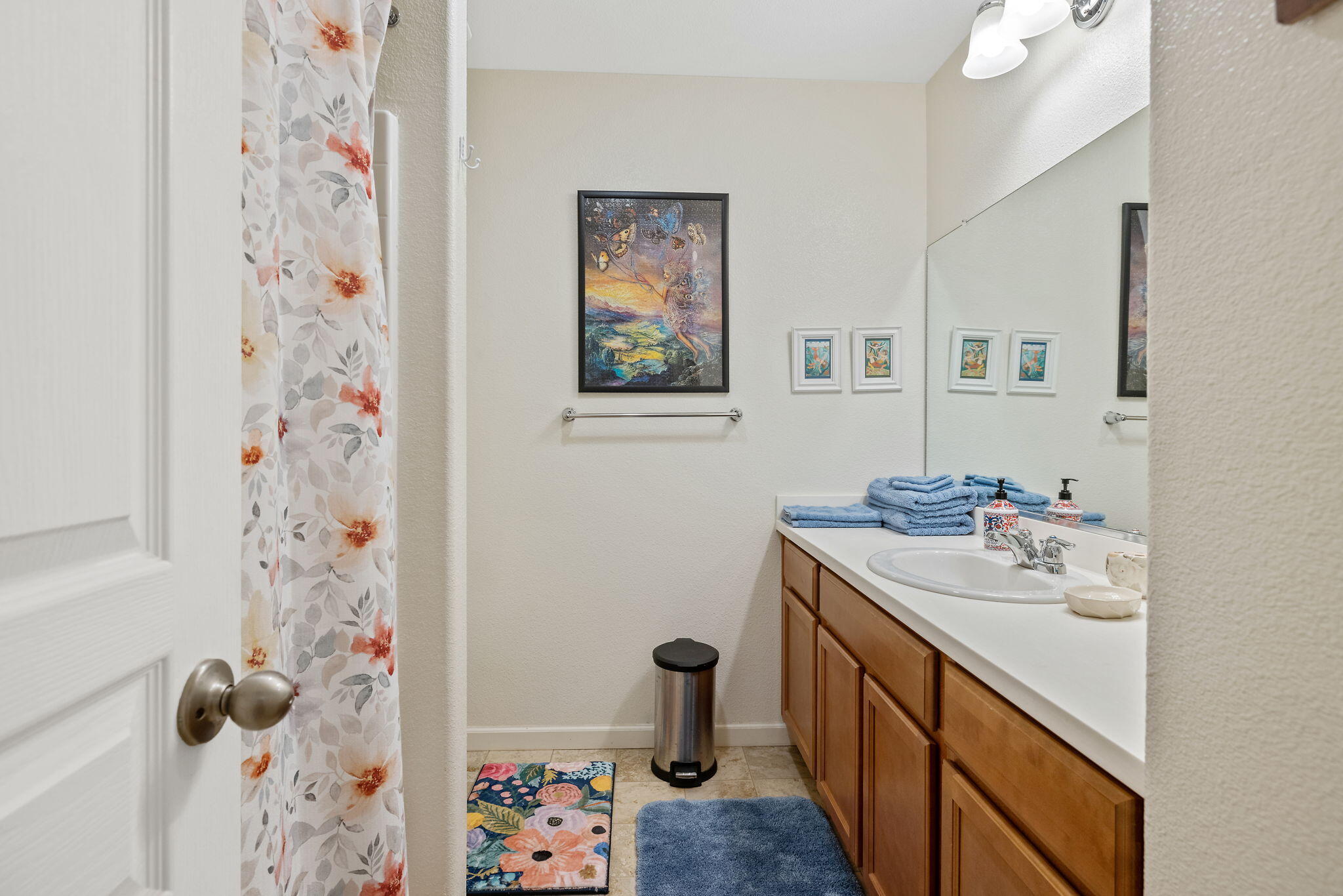 1646 N Arroyo Ct, Visalia, CA 93292