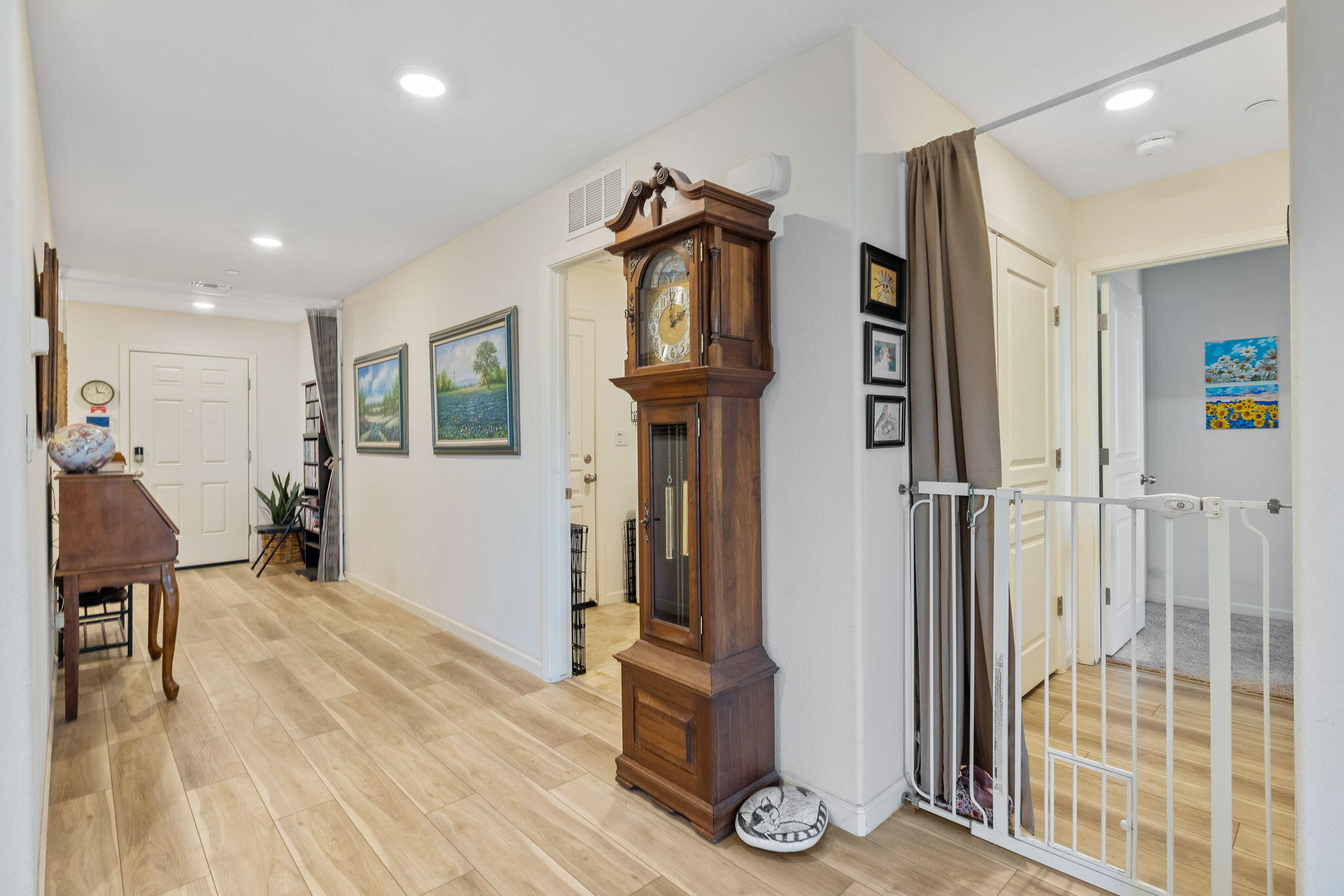 1646 N Arroyo Ct, Visalia, CA 93292