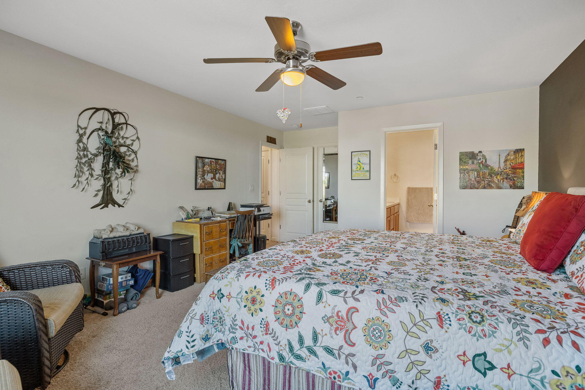 1646 N Arroyo Ct, Visalia, CA 93292