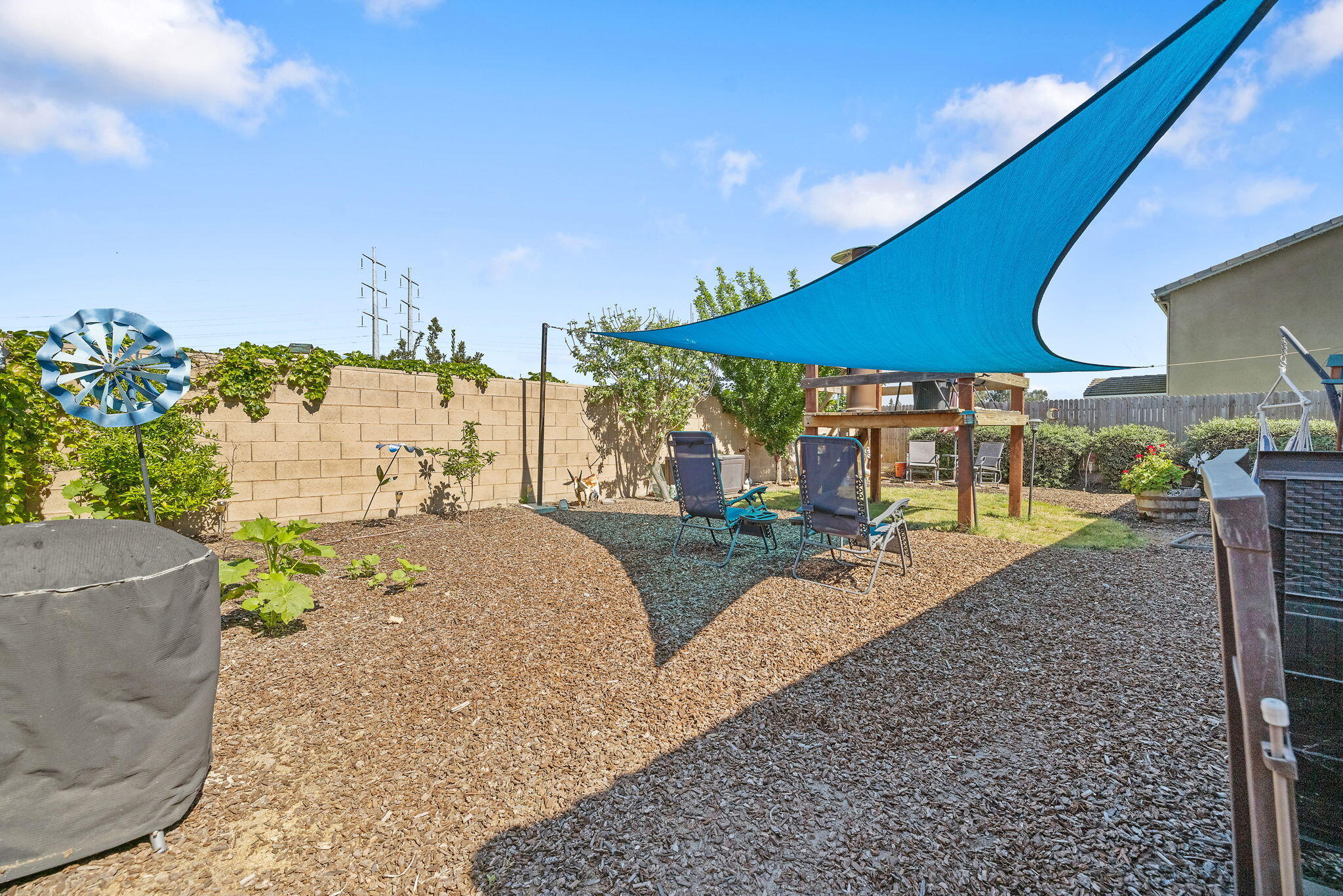 1646 N Arroyo Ct, Visalia, CA 93292