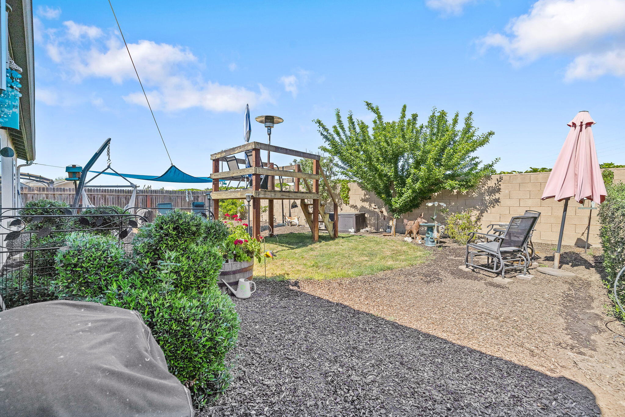 1646 N Arroyo Ct, Visalia, CA 93292