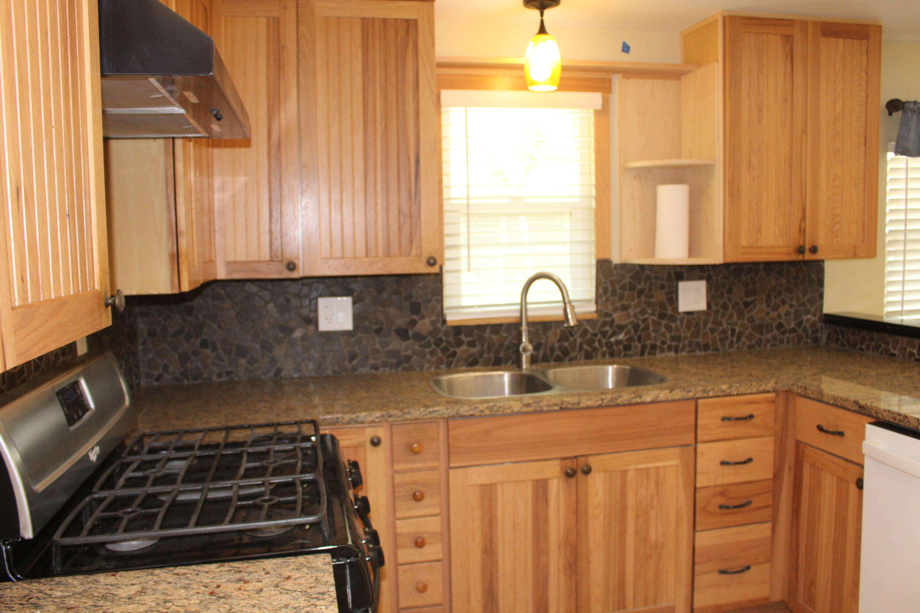 307 N Orange Ave, Exeter, CA 93221