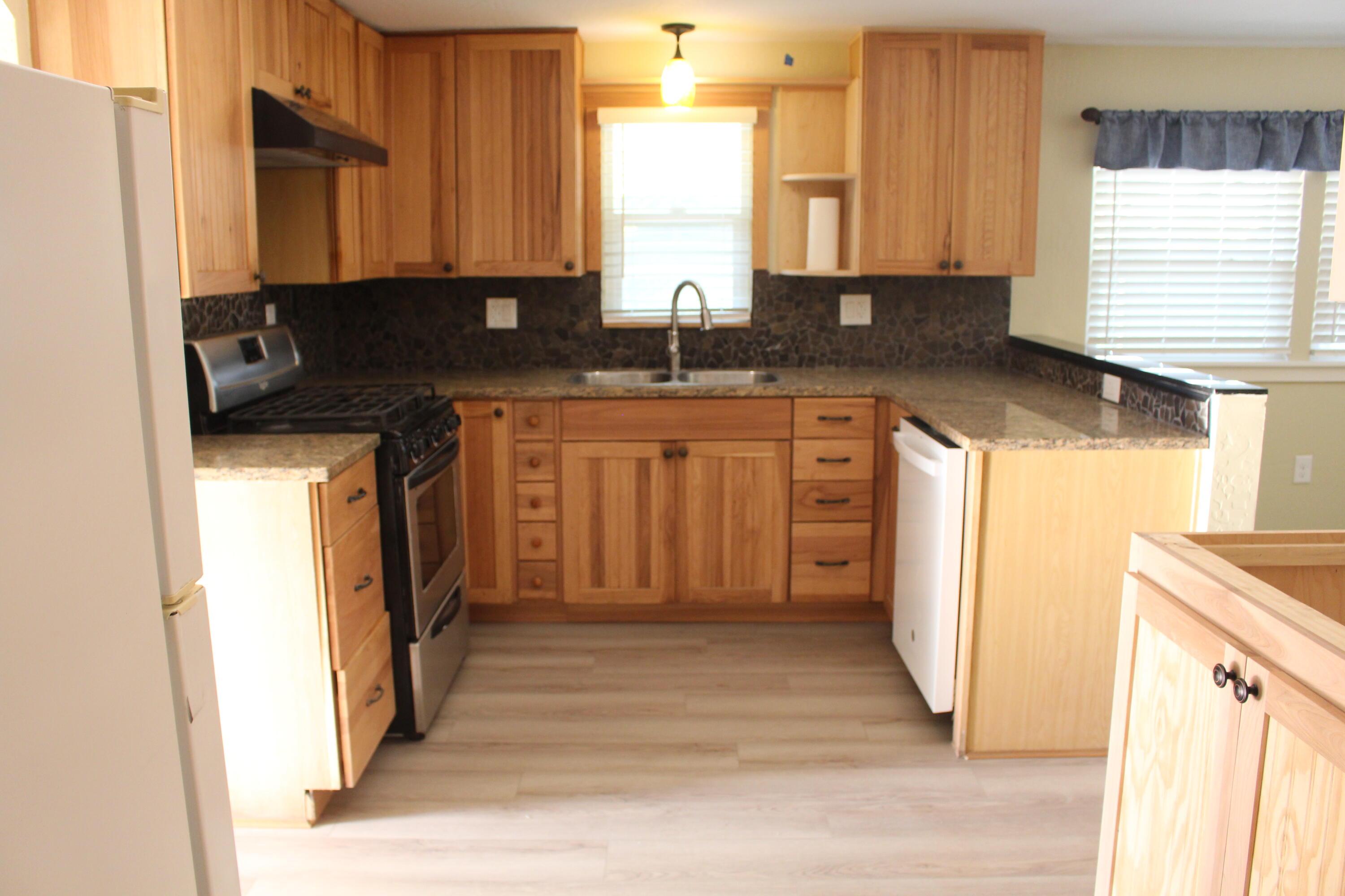 307 N Orange Ave, Exeter, CA 93221