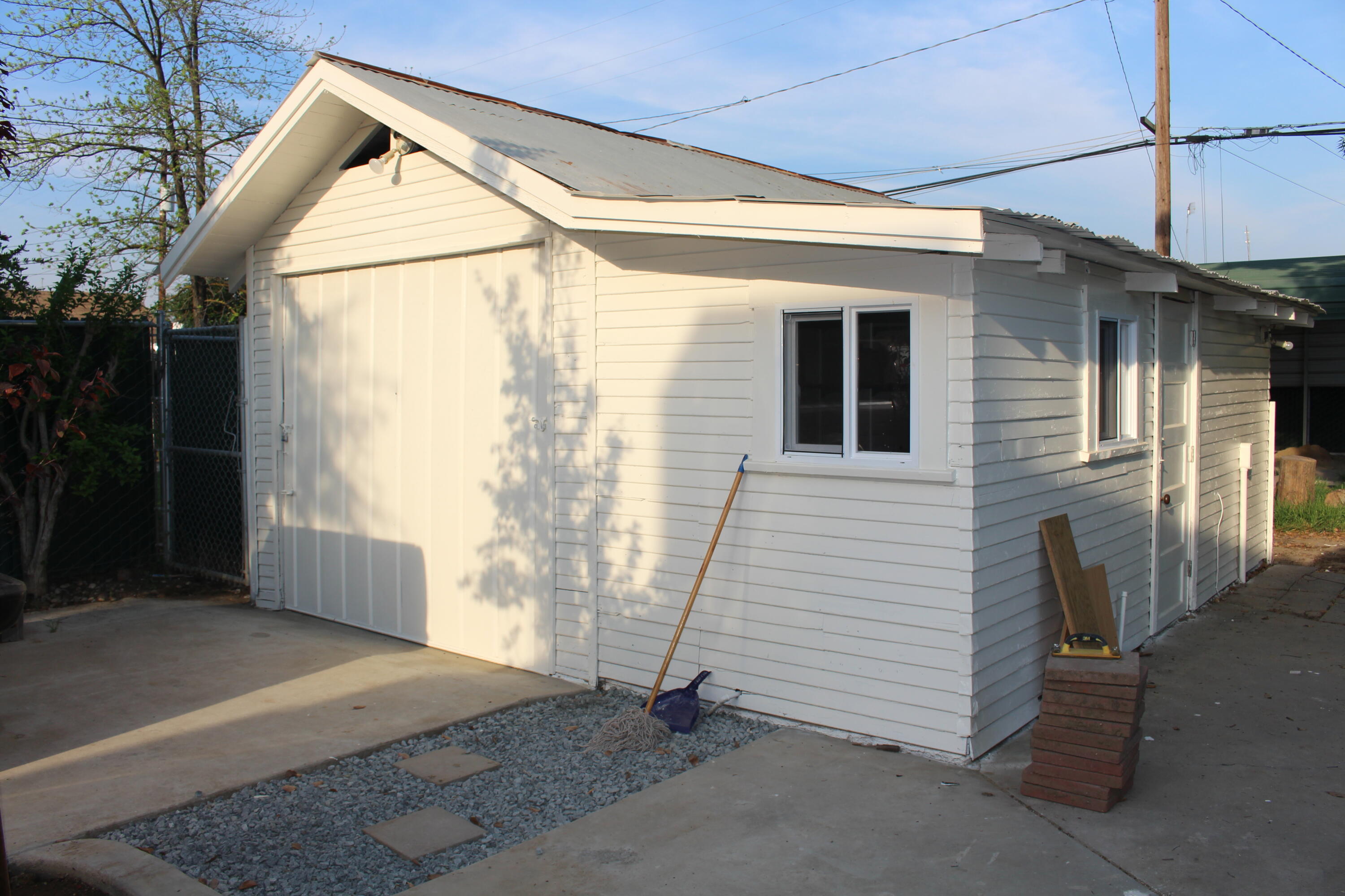 307 N Orange Ave, Exeter, CA 93221