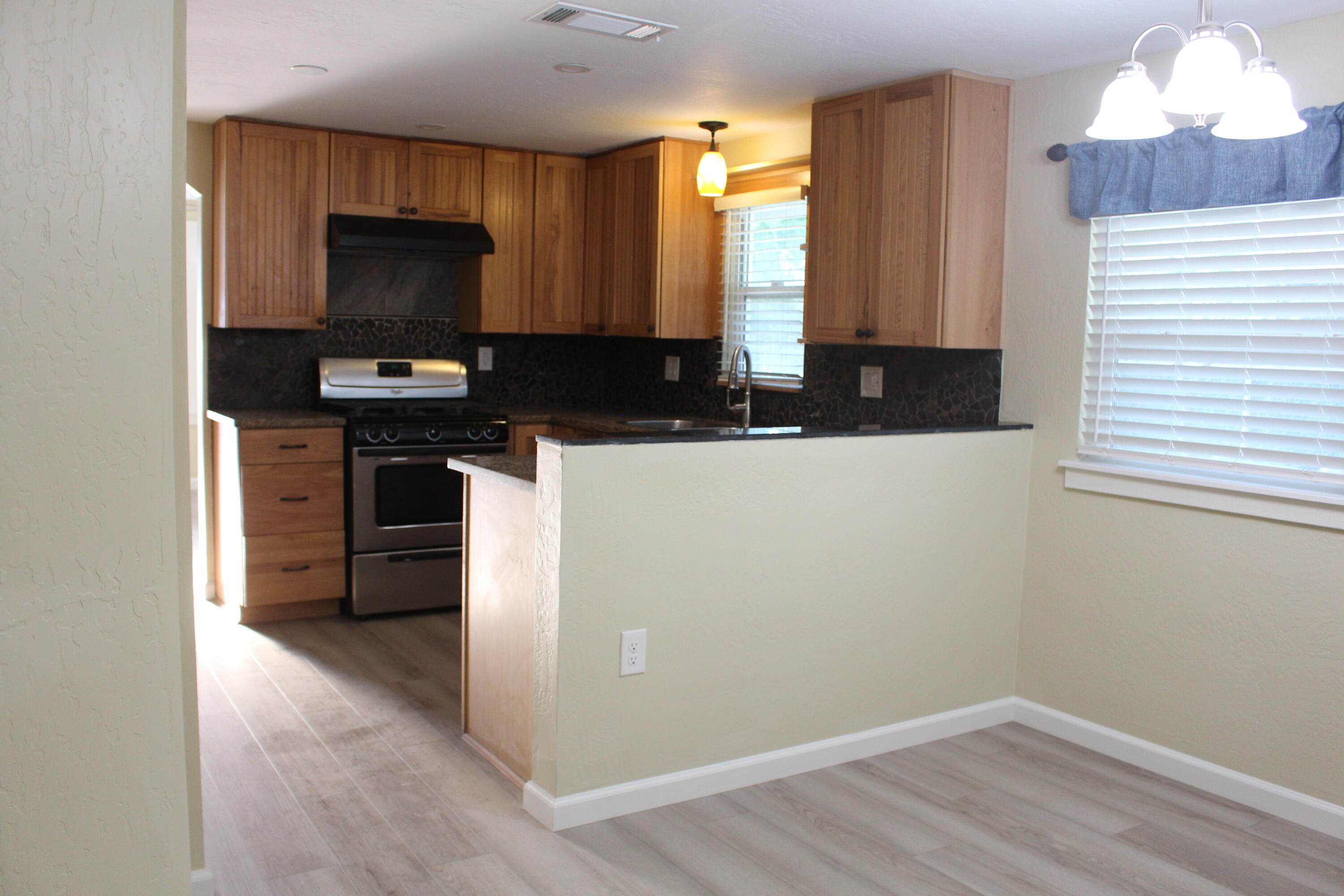 307 N Orange Ave, Exeter, CA 93221