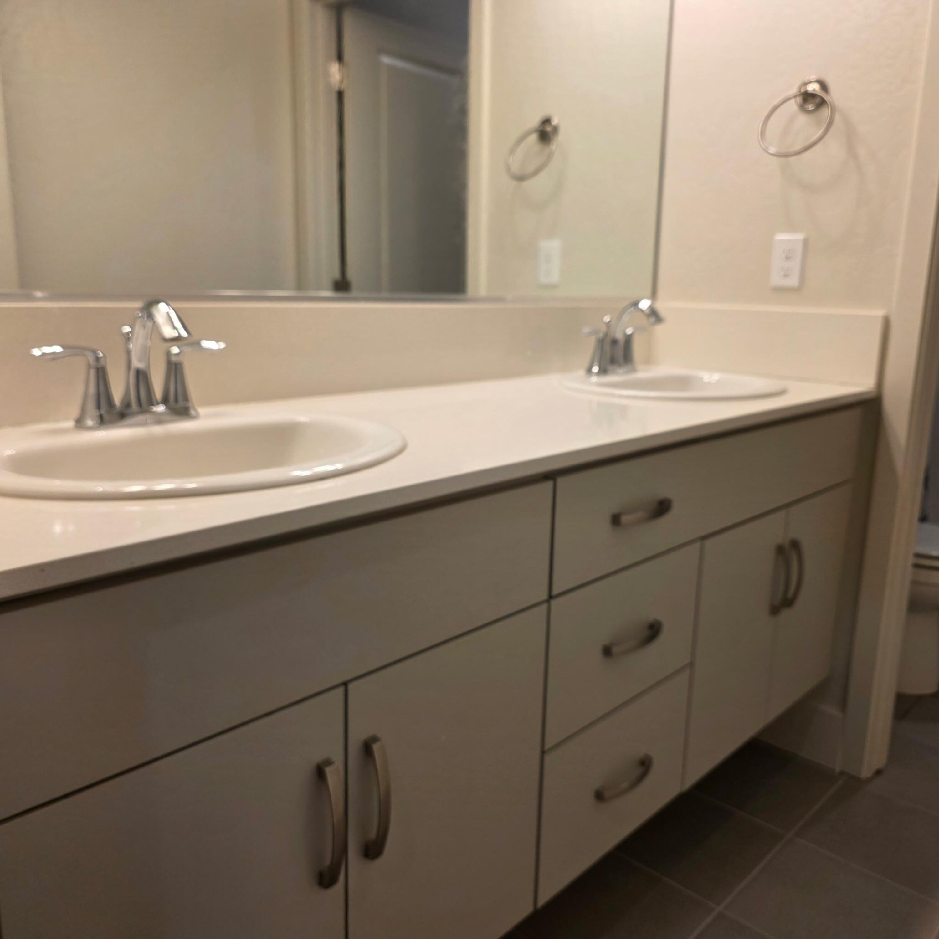 3435 W Good Ave, Visalia, CA 93277