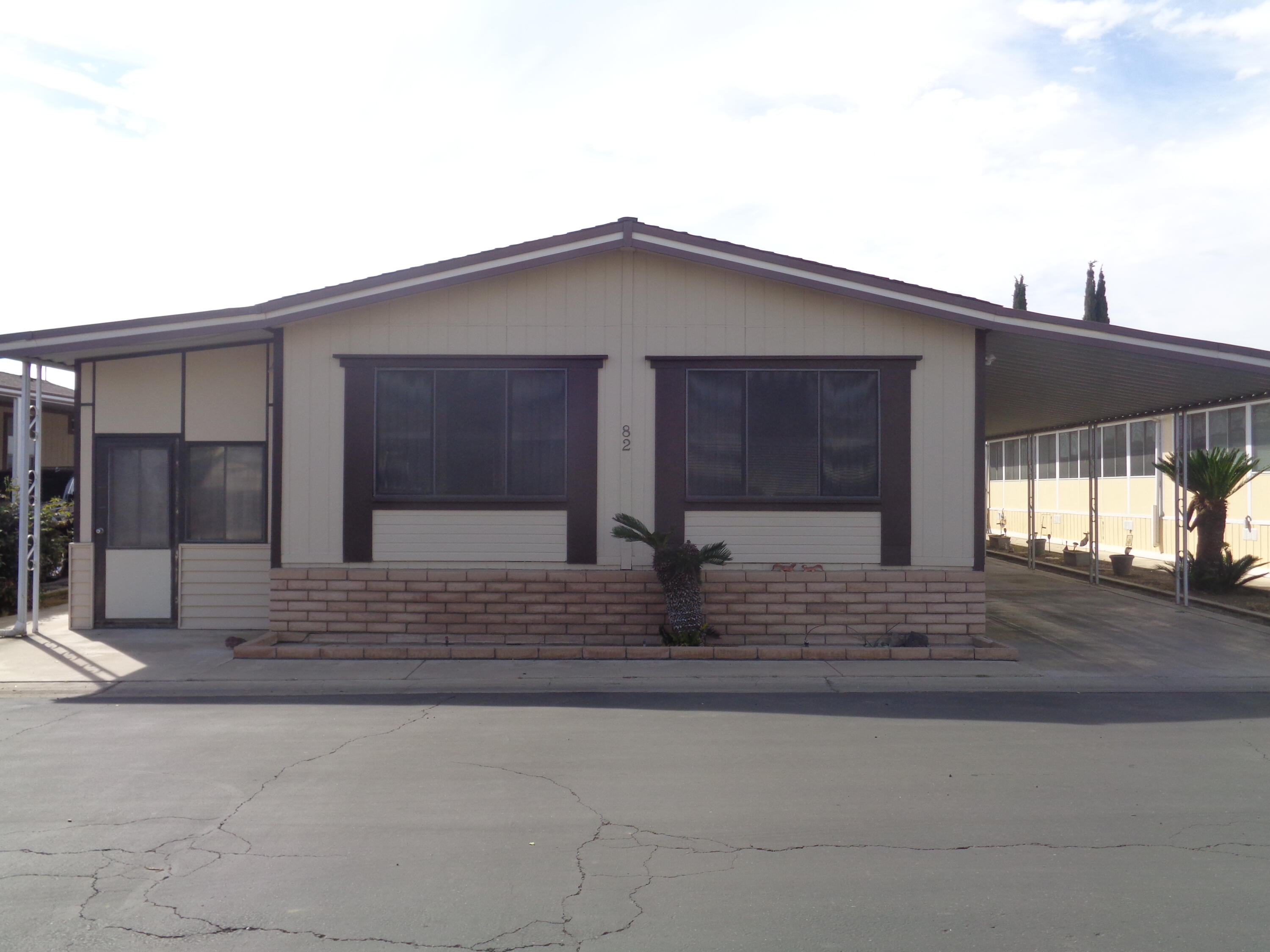 2459 N Oaks St #82, Tulare, CA 93274