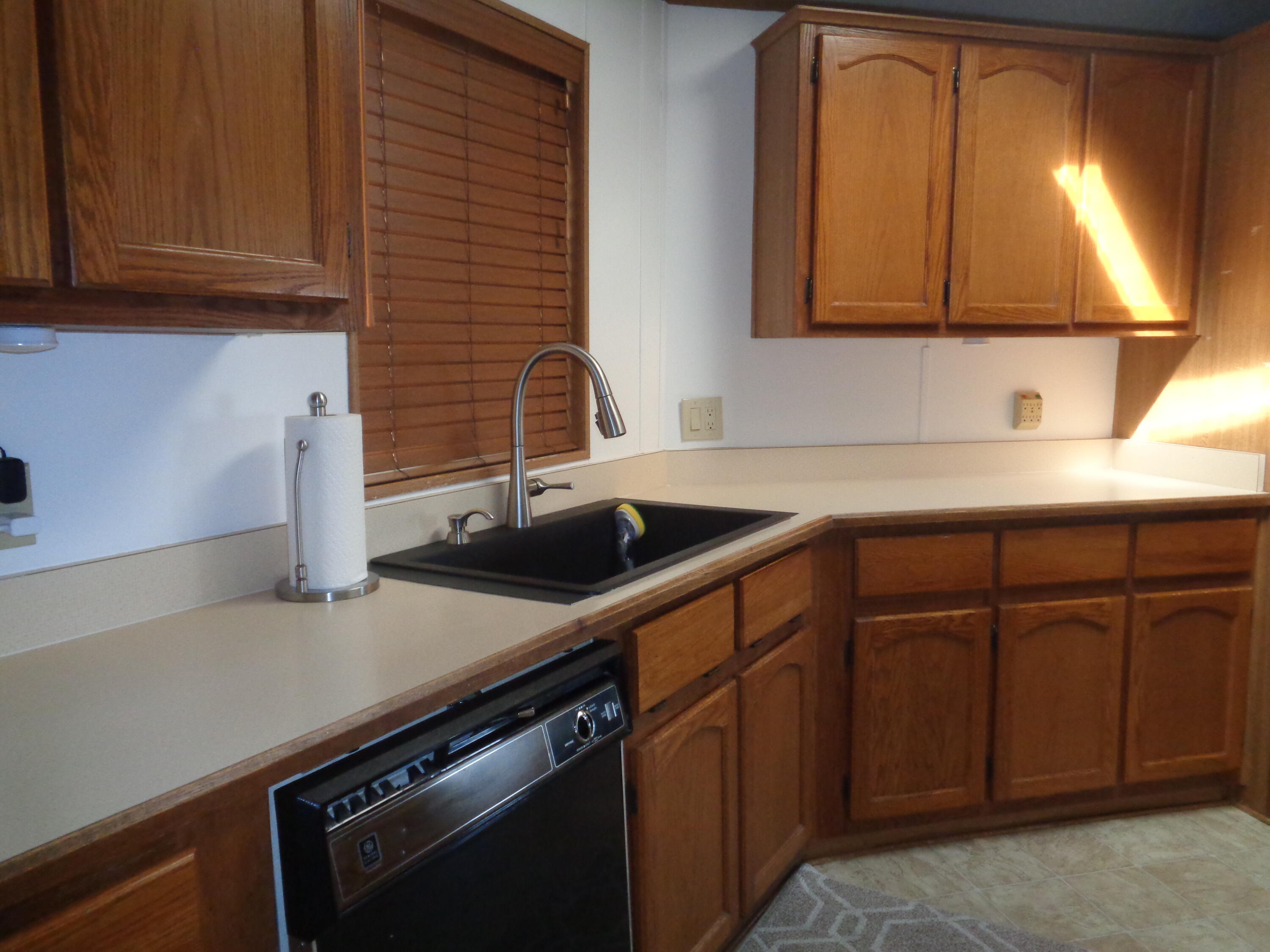 2459 N Oaks St #82, Tulare, CA 93274