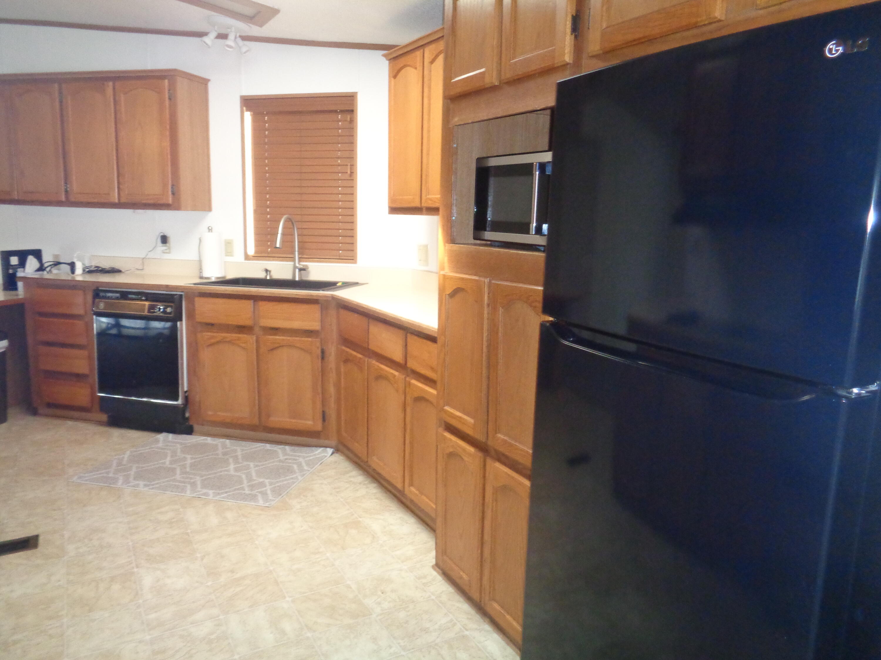 2459 N Oaks St #82, Tulare, CA 93274