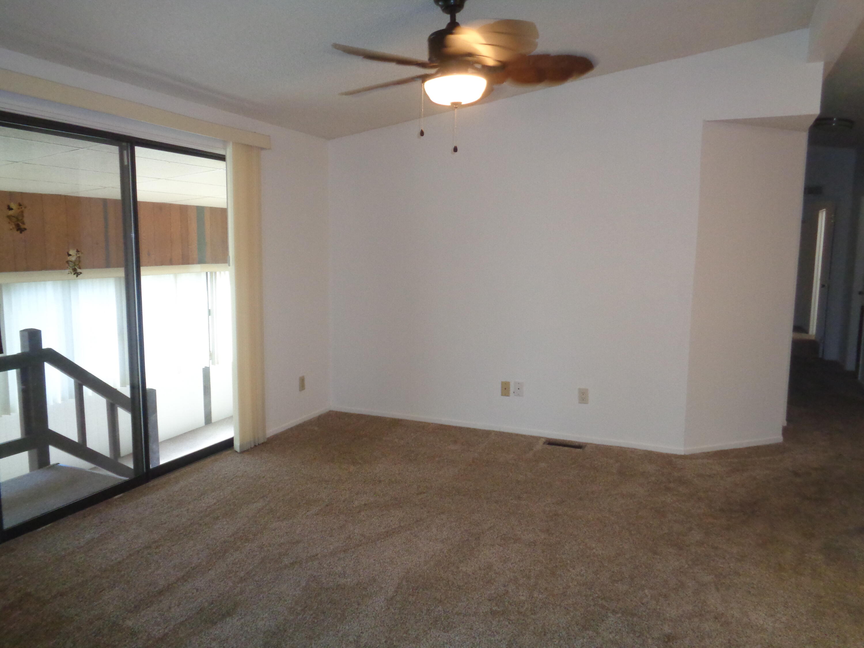 2459 N Oaks St #82, Tulare, CA 93274