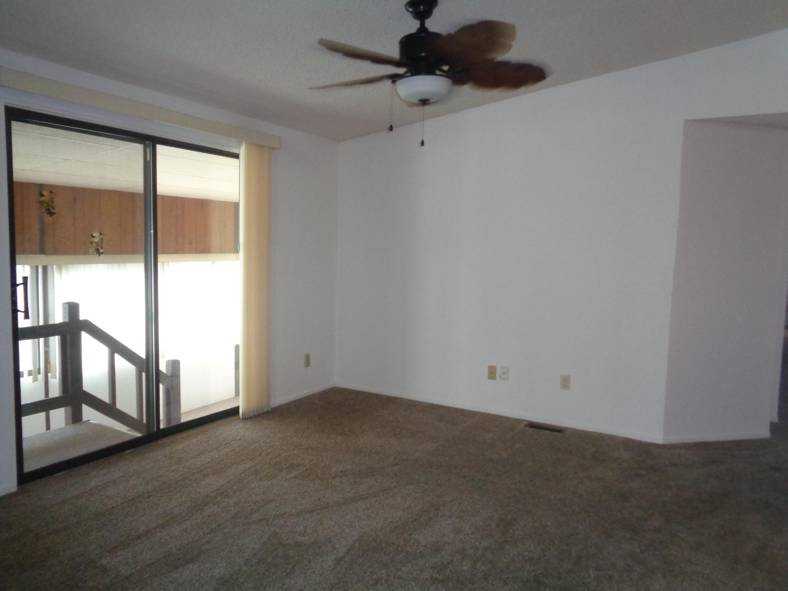 2459 N Oaks St #82, Tulare, CA 93274