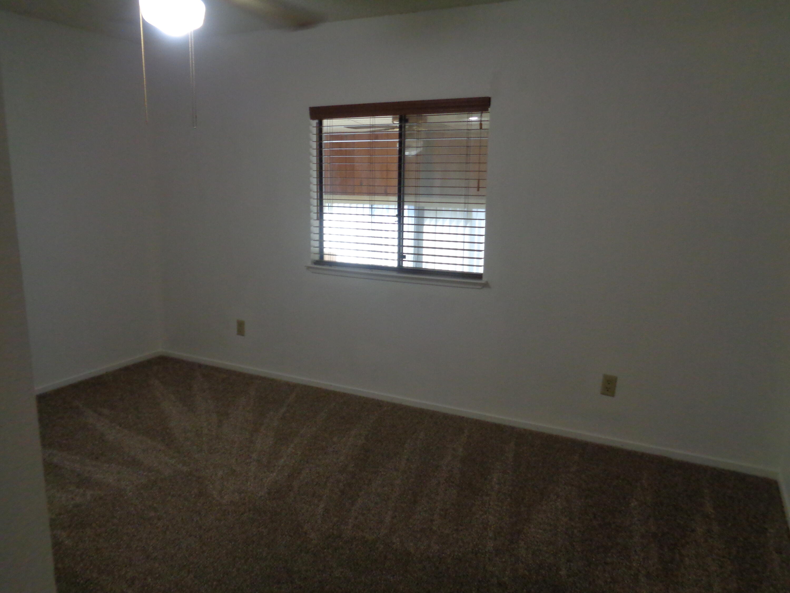 2459 N Oaks St #82, Tulare, CA 93274