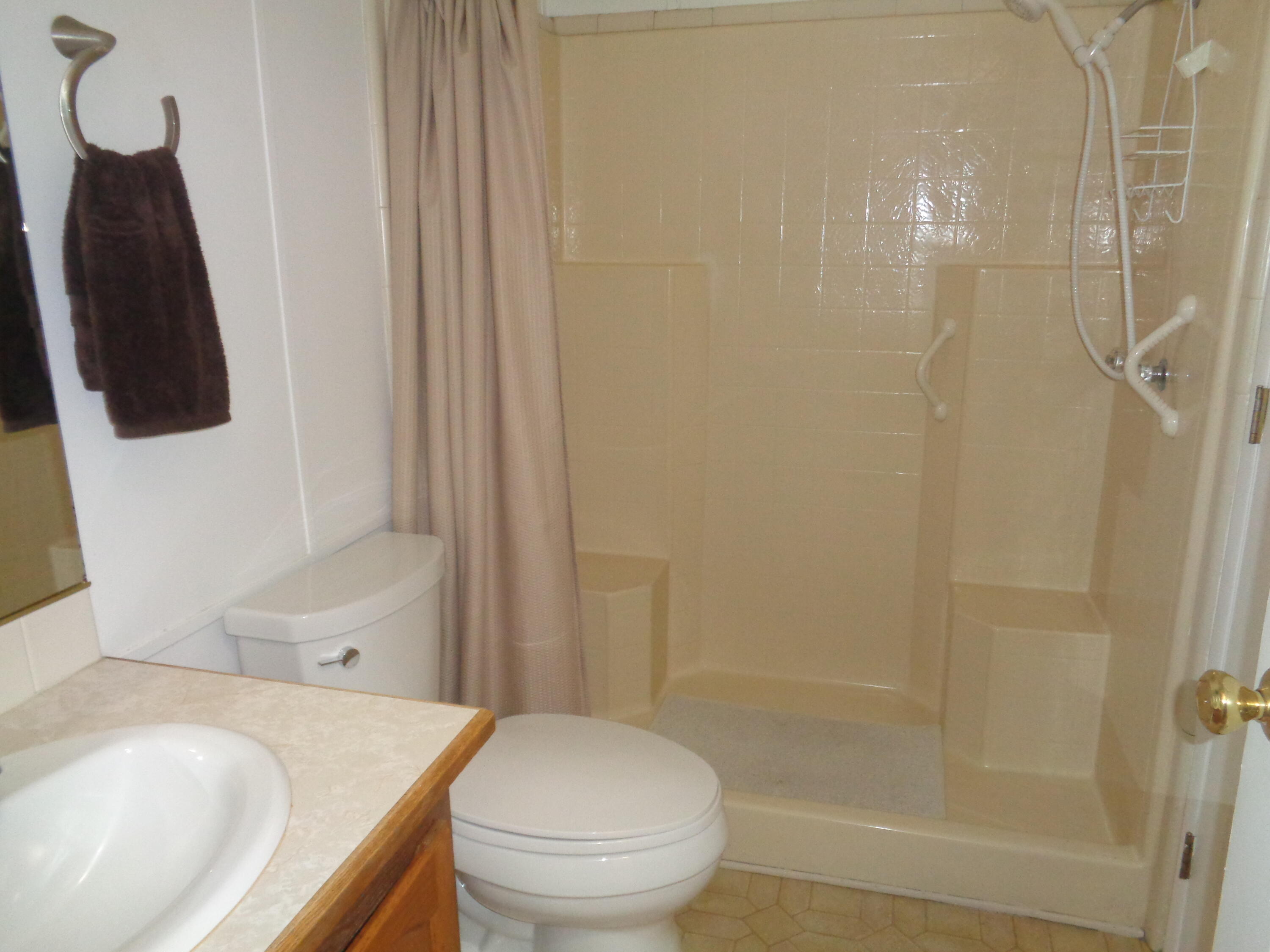 2459 N Oaks St #82, Tulare, CA 93274