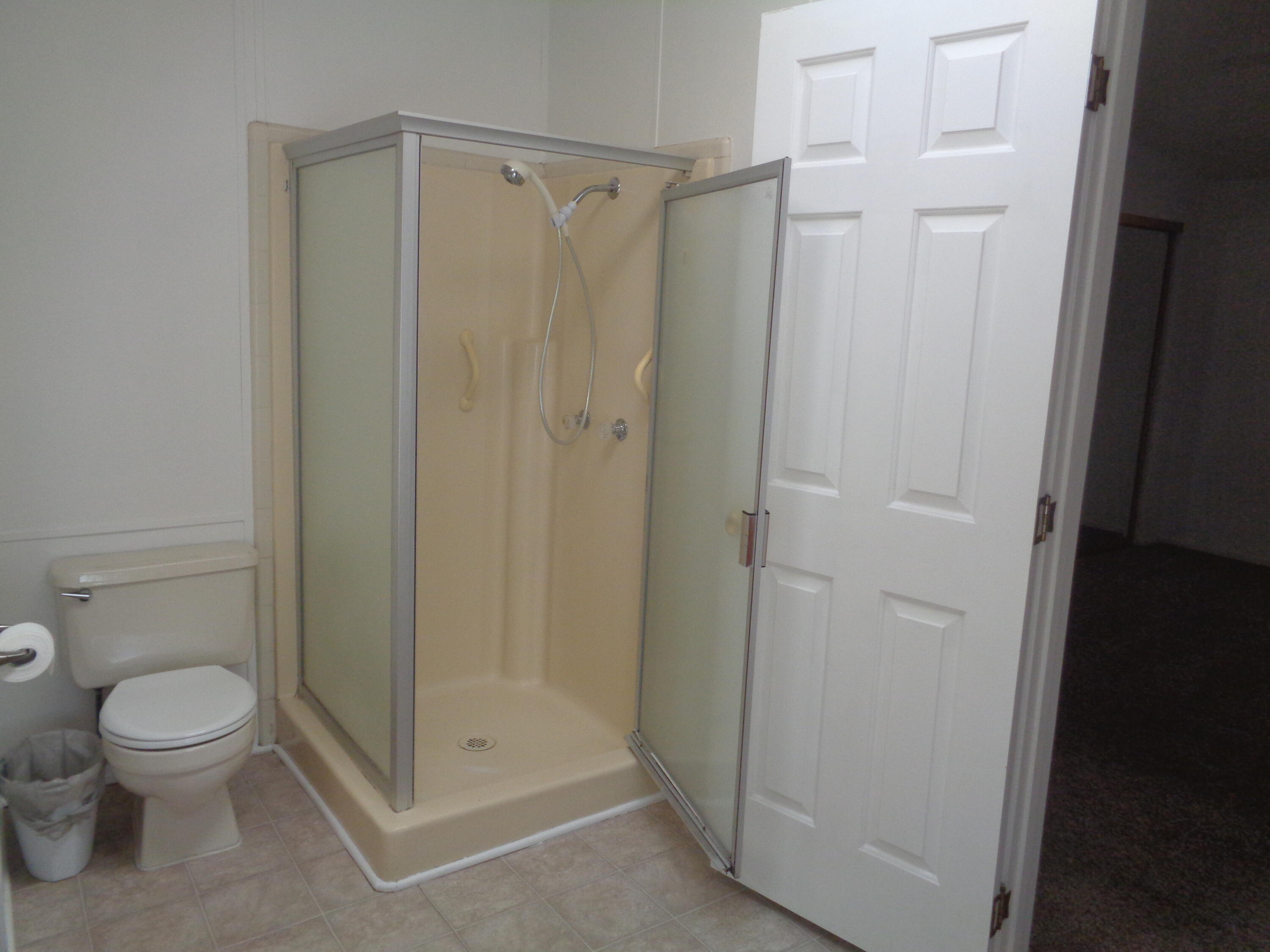 2459 N Oaks St #82, Tulare, CA 93274