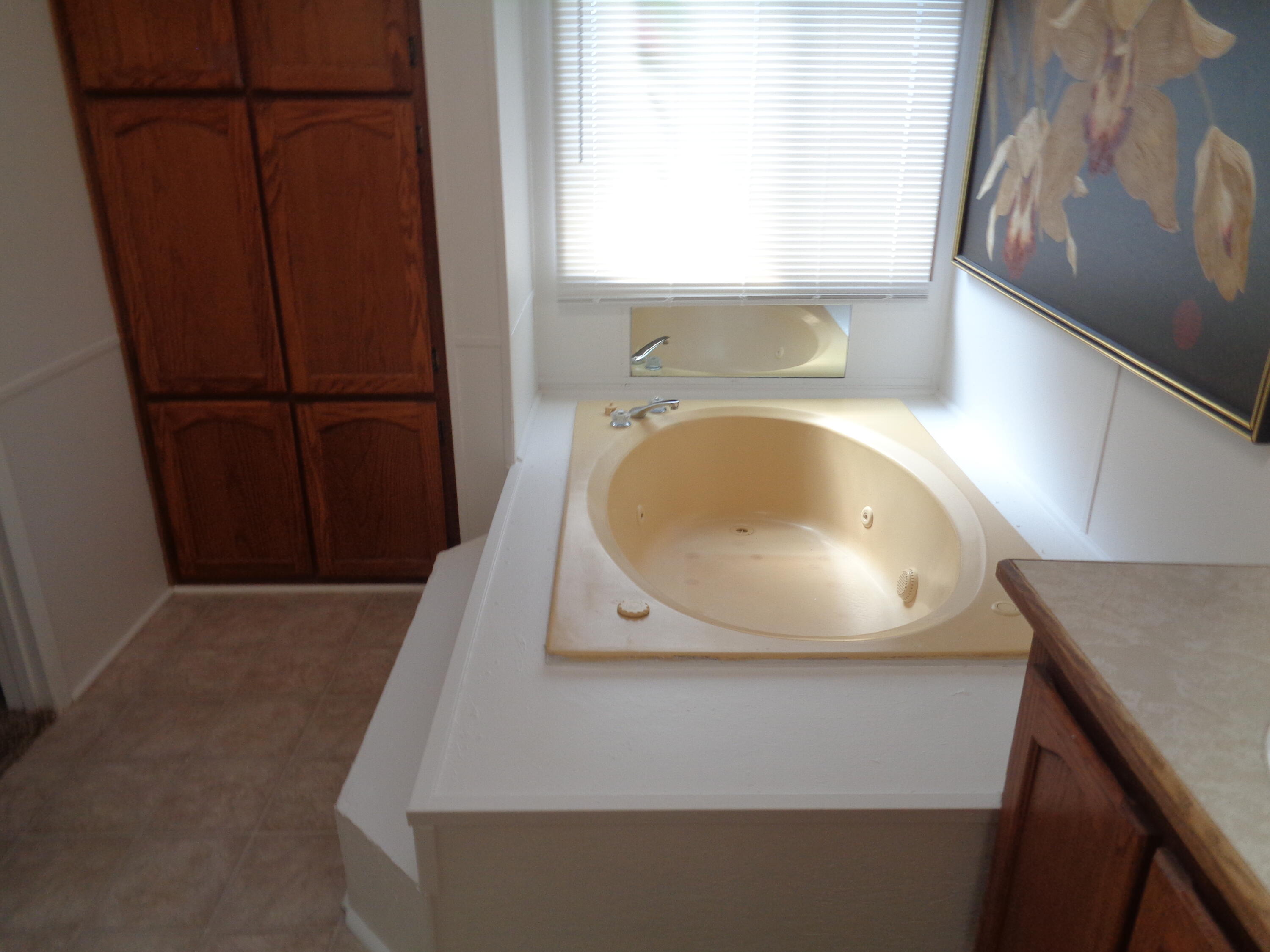 2459 N Oaks St #82, Tulare, CA 93274