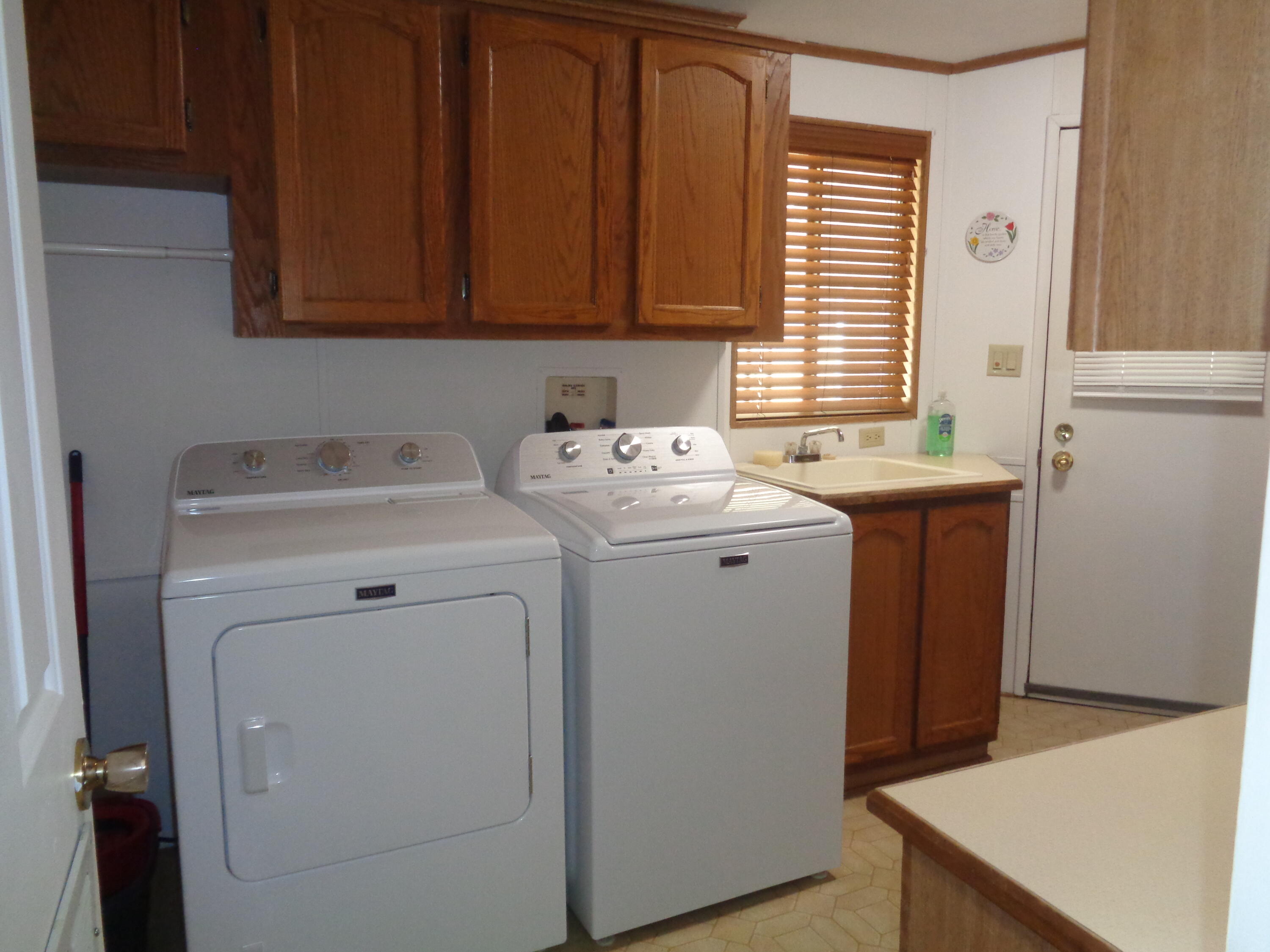 2459 N Oaks St #82, Tulare, CA 93274