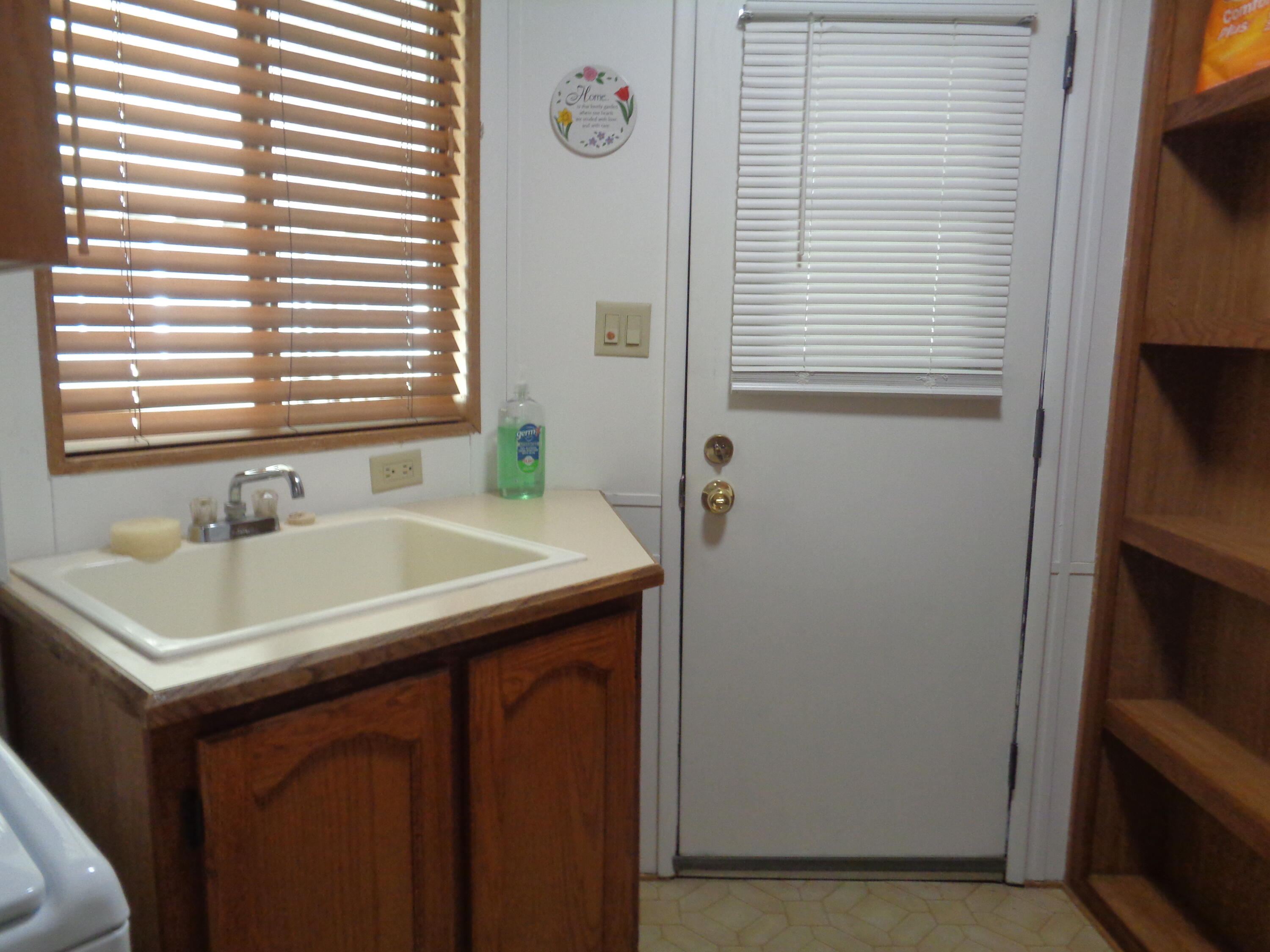 2459 N Oaks St #82, Tulare, CA 93274