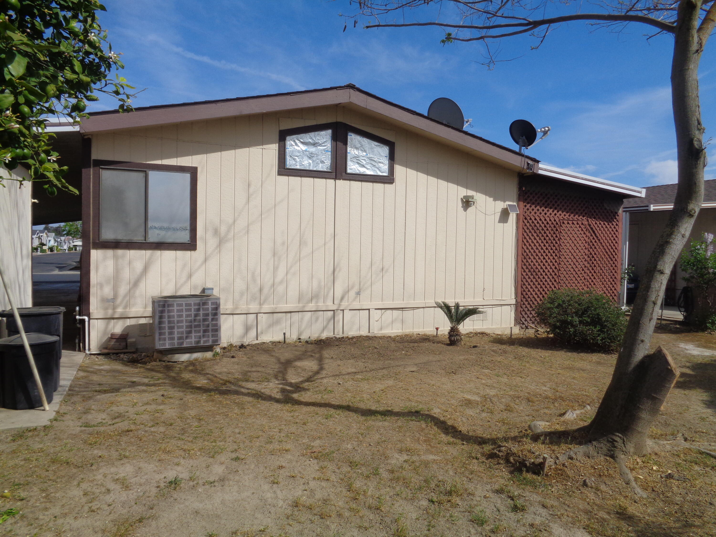 2459 N Oaks St #82, Tulare, CA 93274