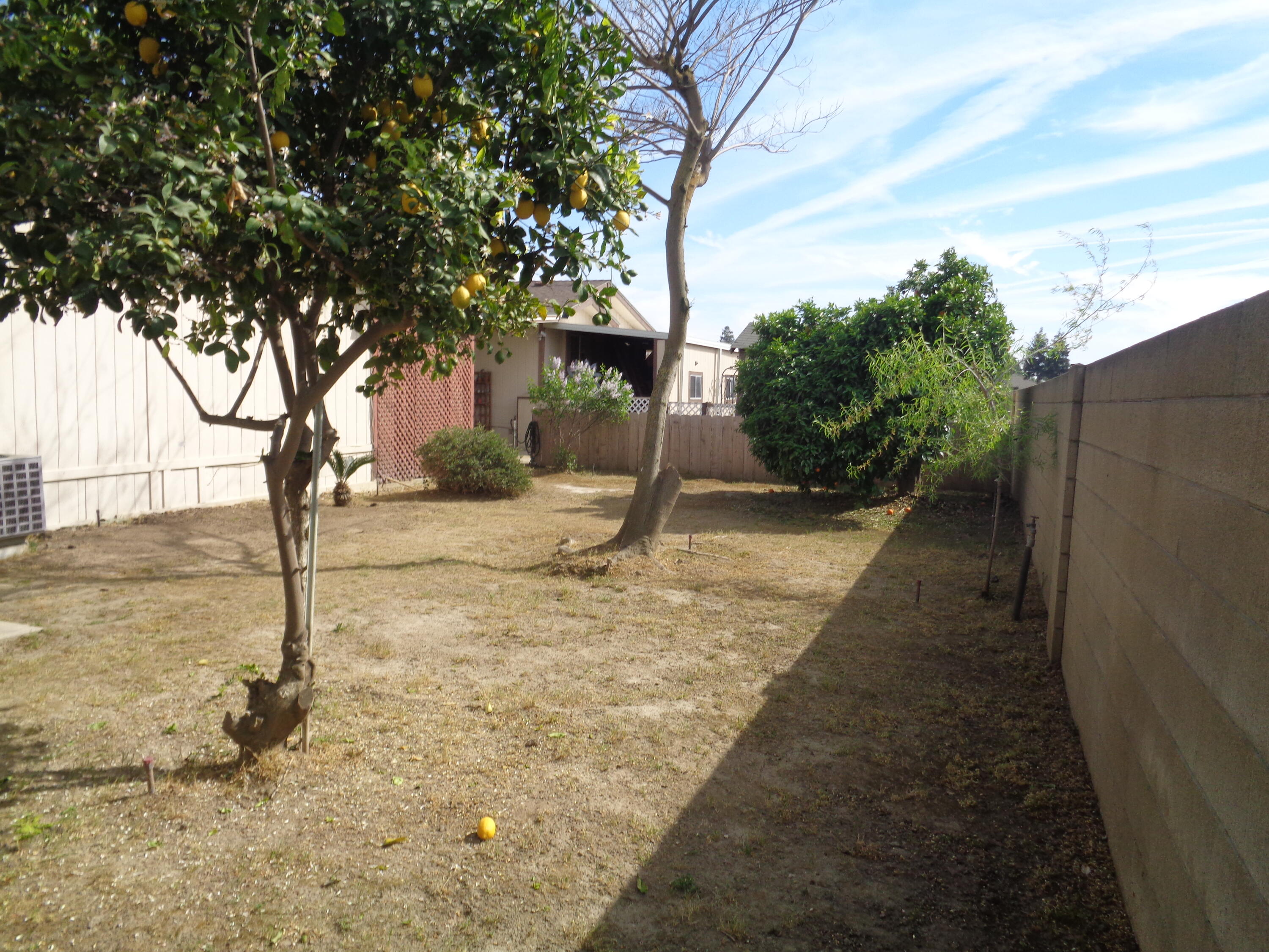 2459 N Oaks St #82, Tulare, CA 93274