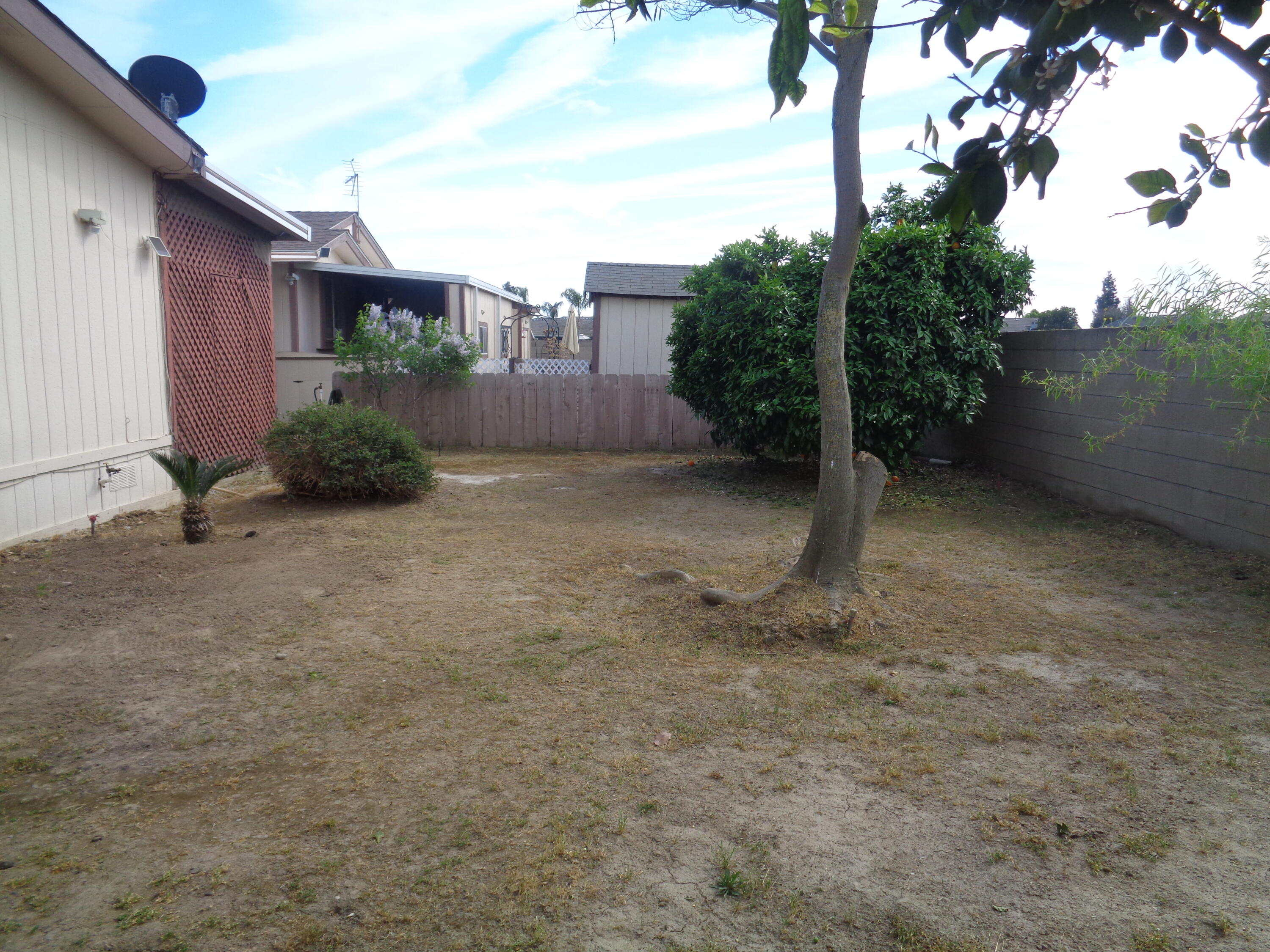2459 N Oaks St #82, Tulare, CA 93274