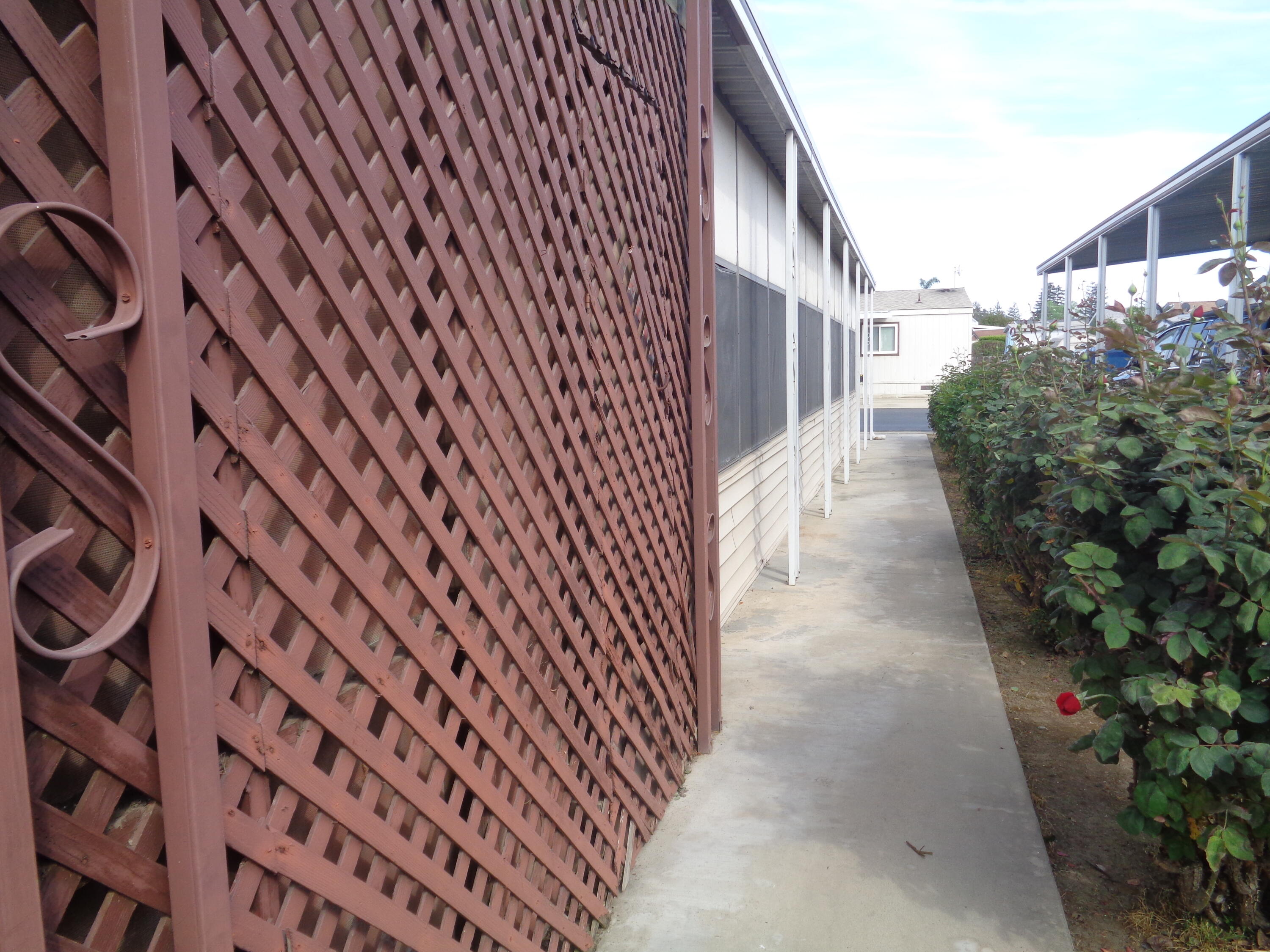 2459 N Oaks St #82, Tulare, CA 93274