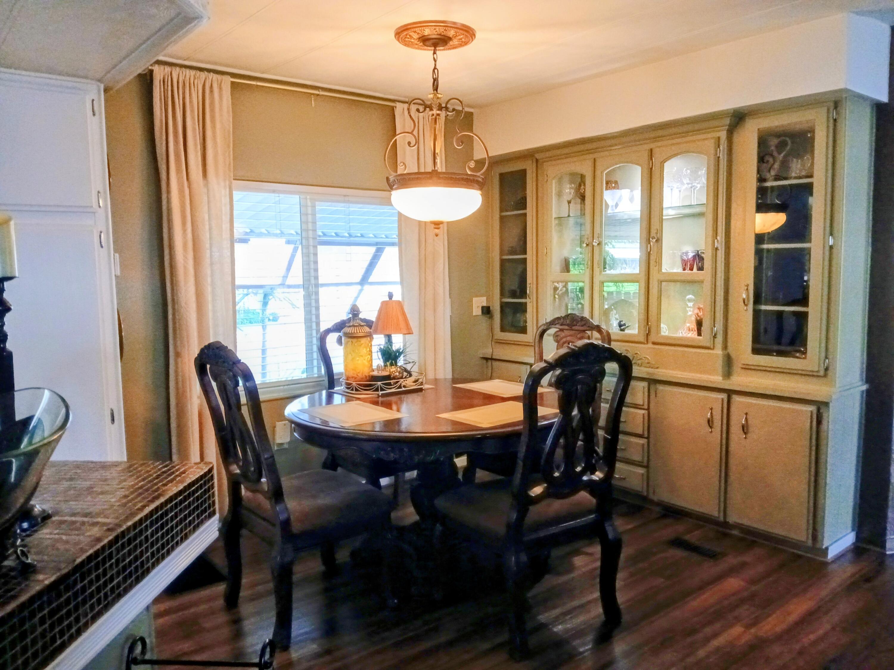 2400 W Midvalley Ave #Q1, Visalia, CA 93277